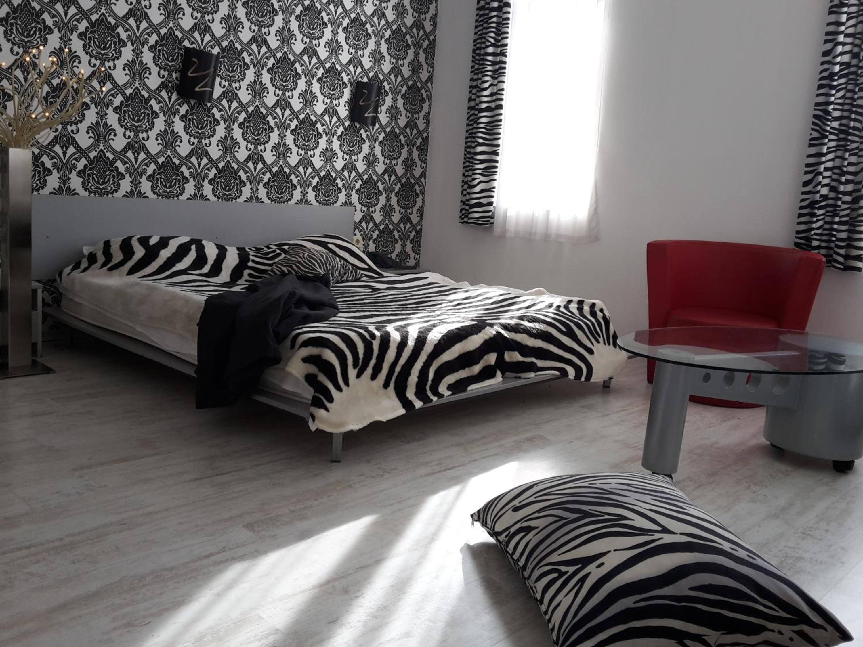 Deluxe Double or Twin Room - Photo 15