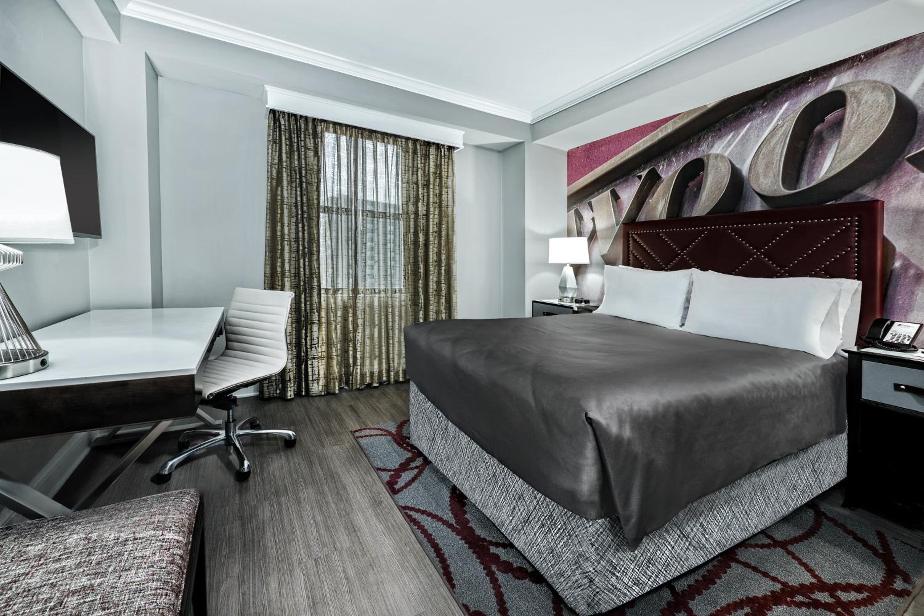 Standard Queen Room at Hotel Indigo Dallas Downtown by IHG in Dallas