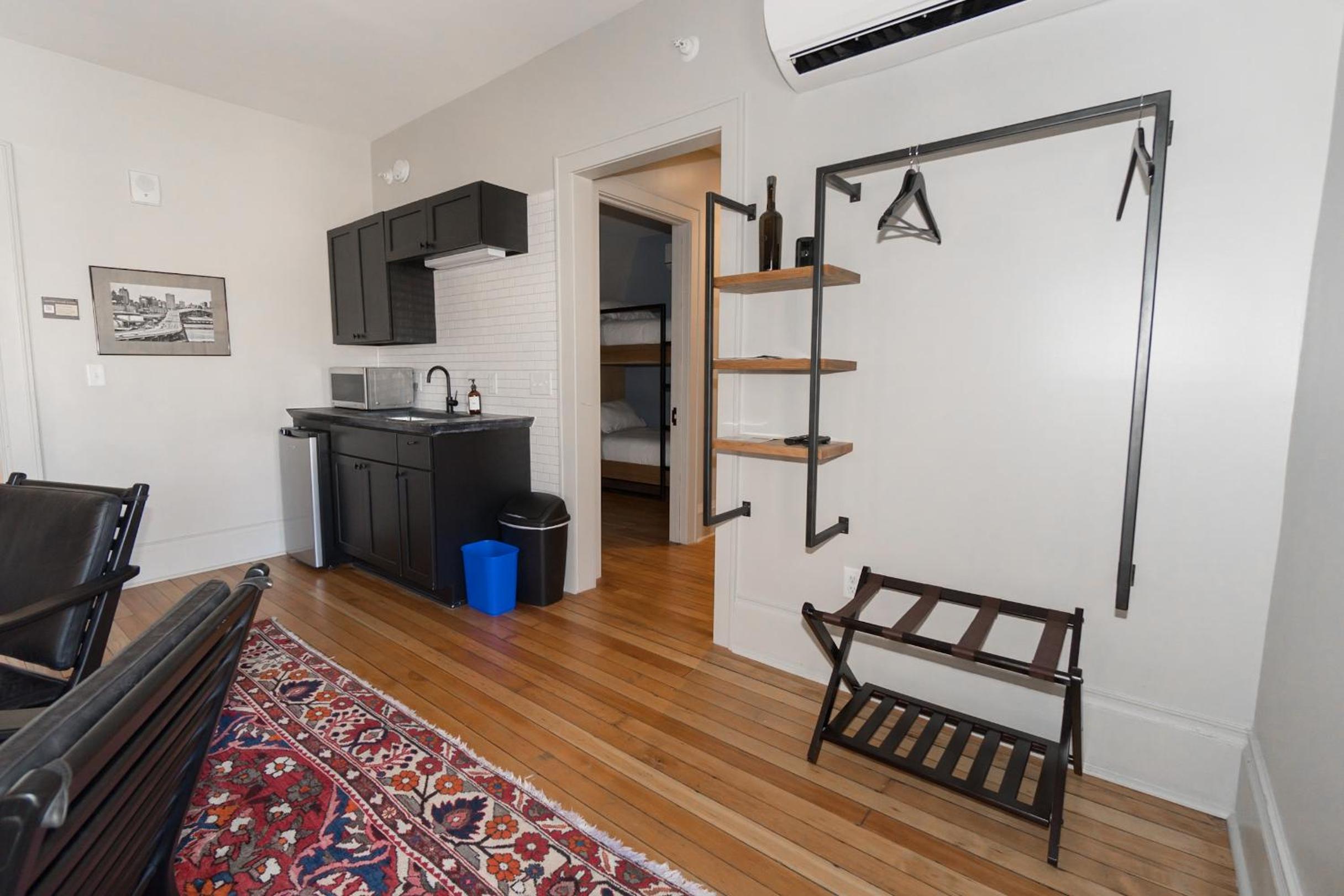 Three-Bedroom Suite - Photo 7