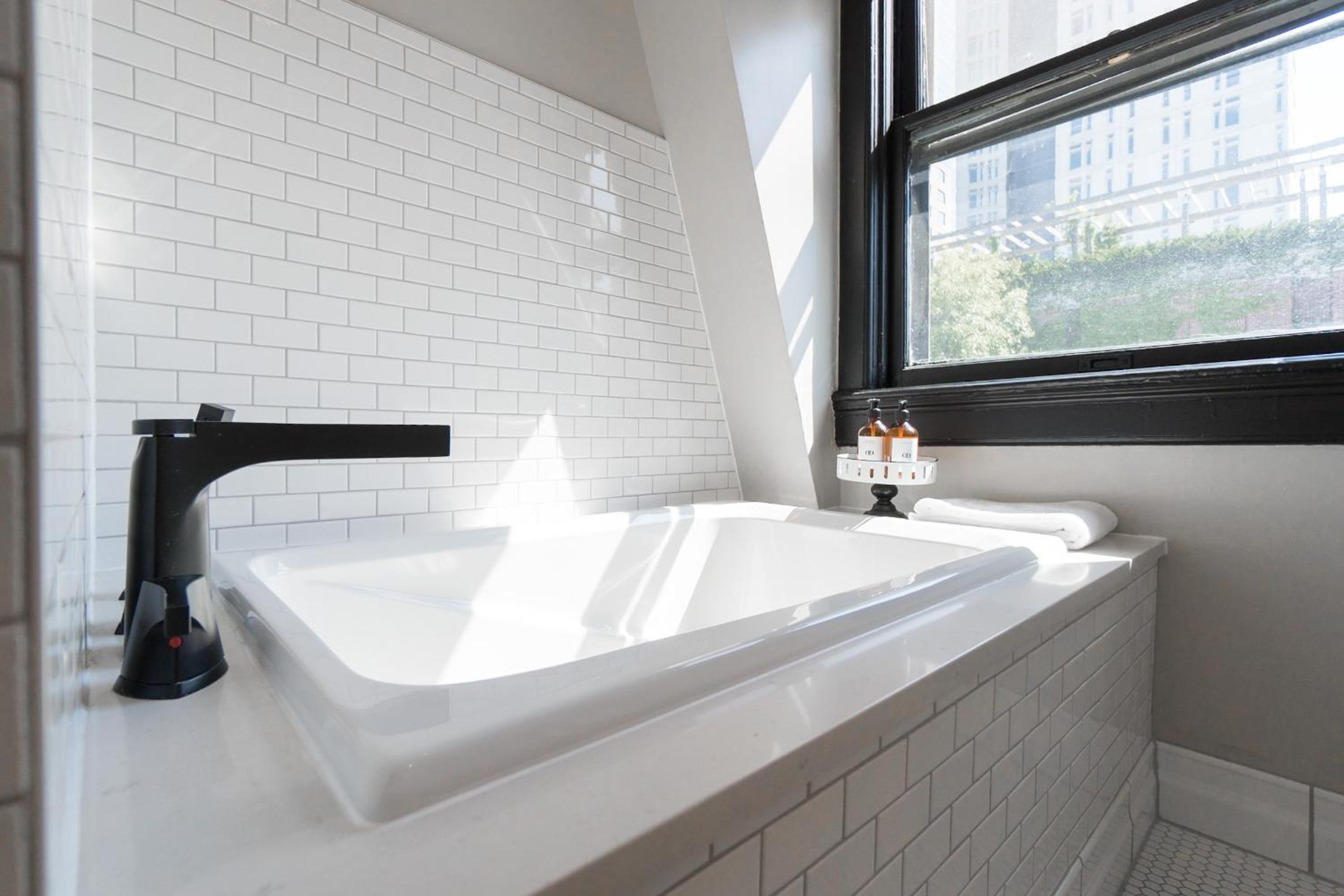 Three-Bedroom Suite - Photo 2