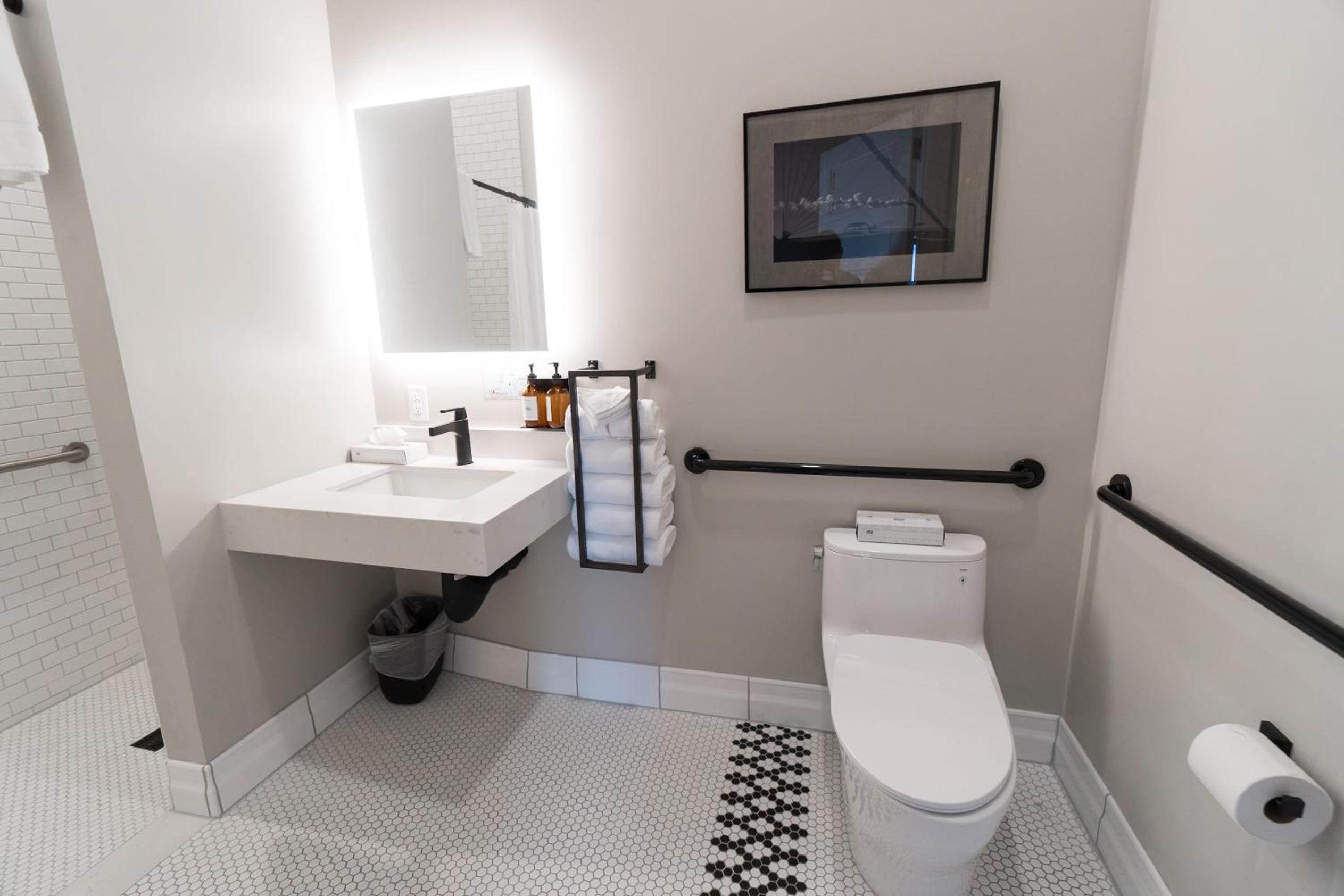 King Suite - Photo 4