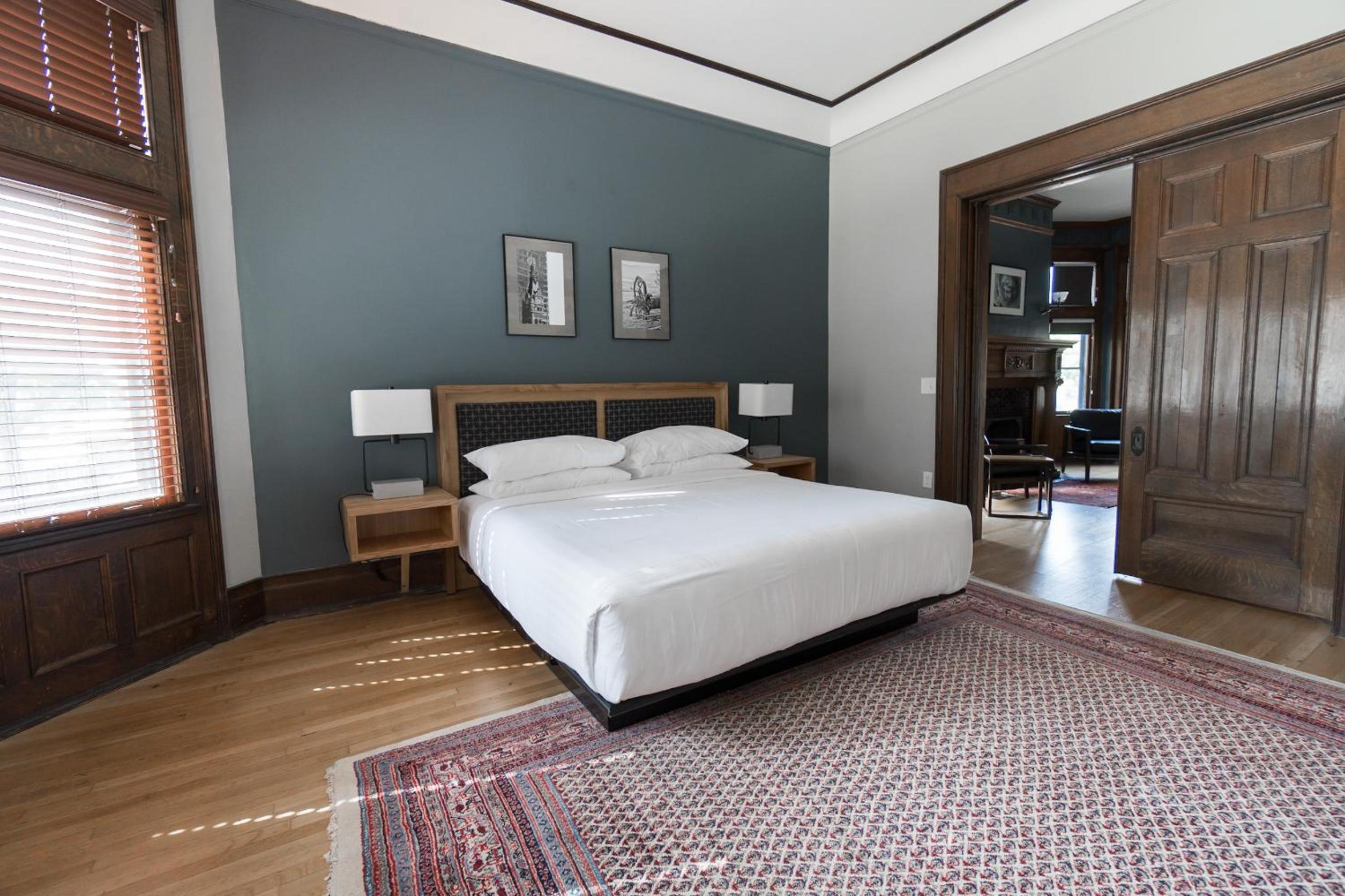 King Suite - Photo 1