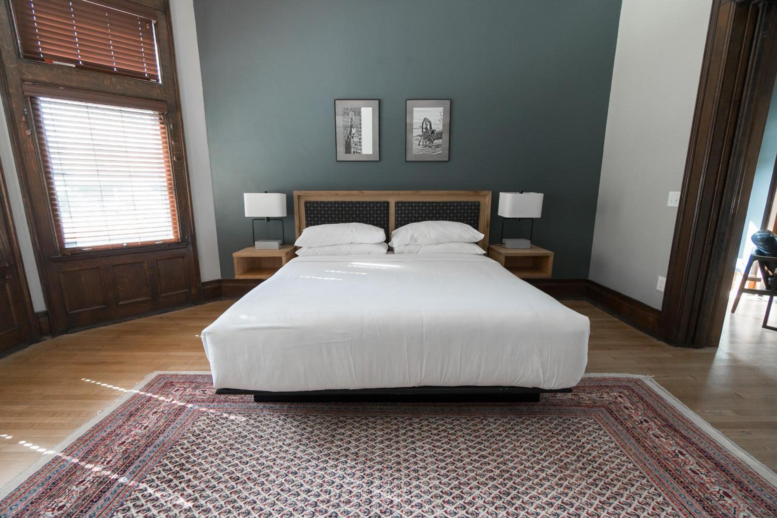King Suite - Photo 3