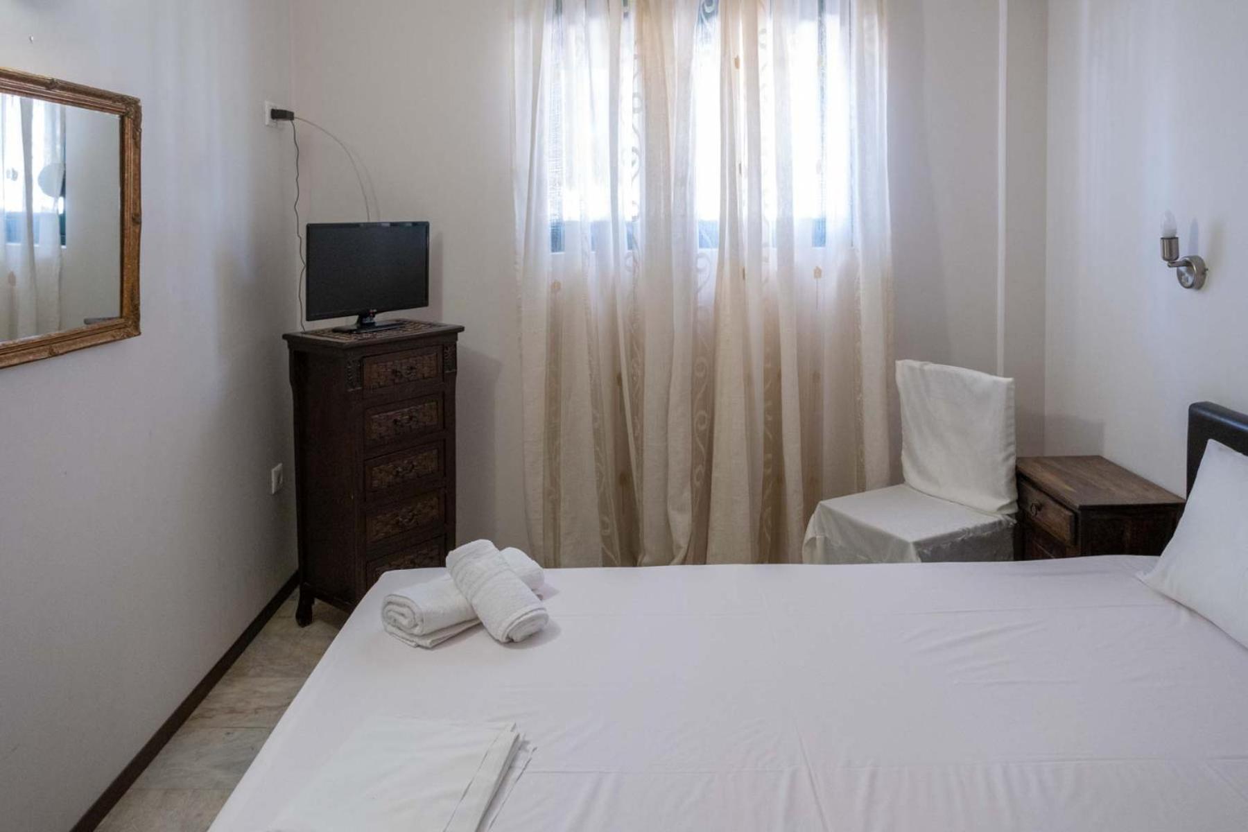 Twin Room with Garden View - Photo 10