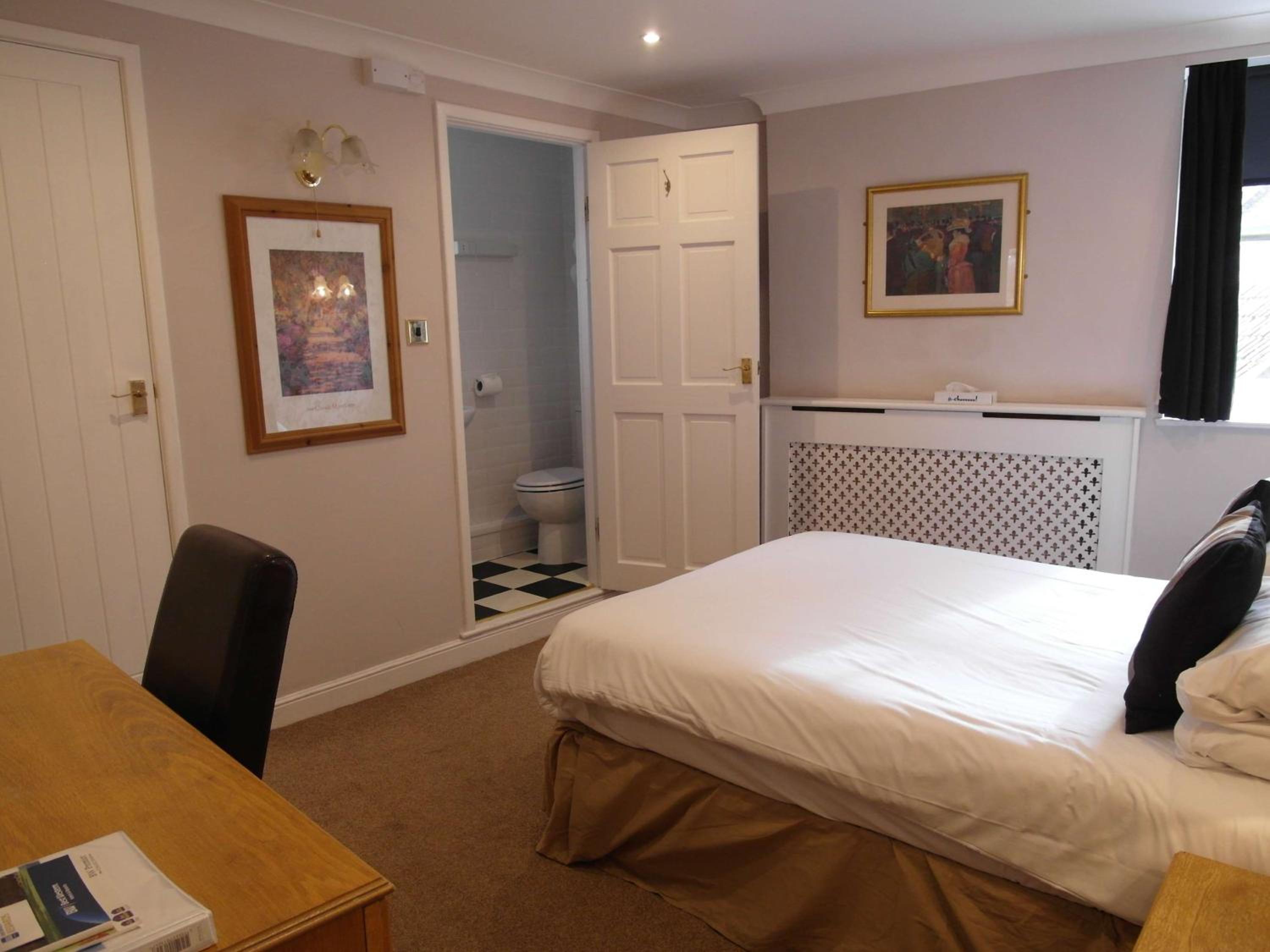 Small Double Room - Non-Smoking