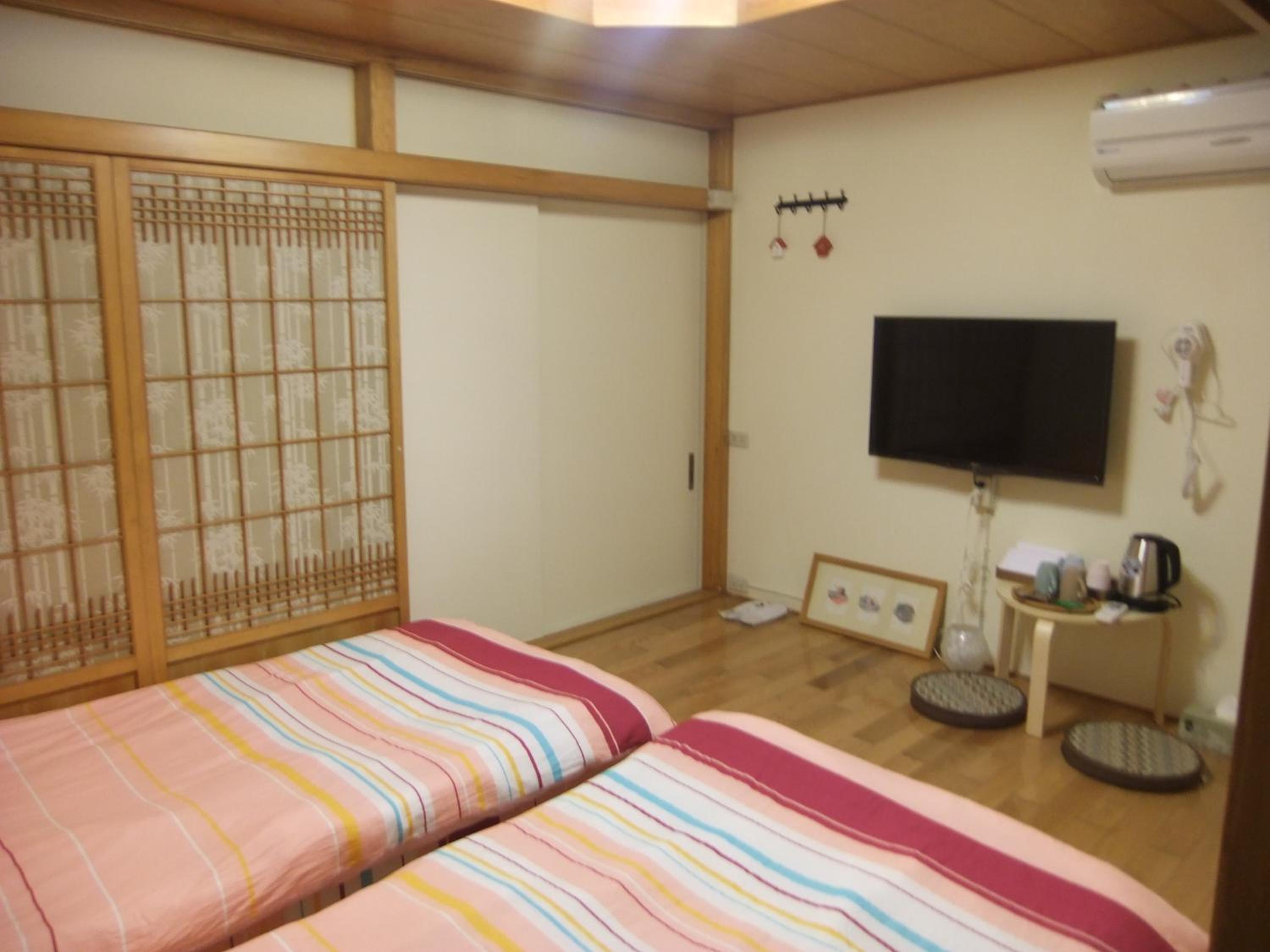 Japanese-Style Twin Room with Share Bathroom photo 1