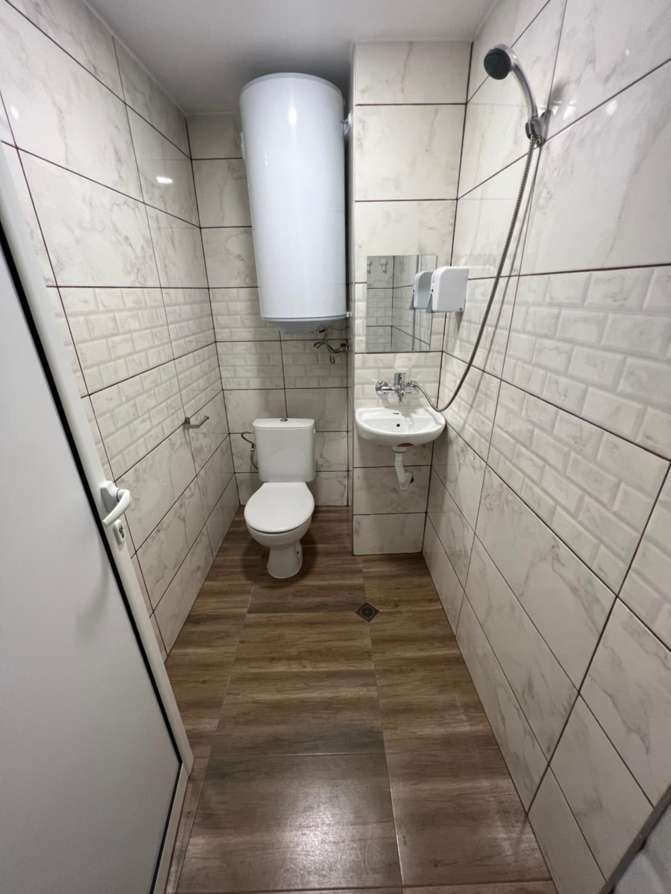 One-Bedroom Apartment - Photo 8
