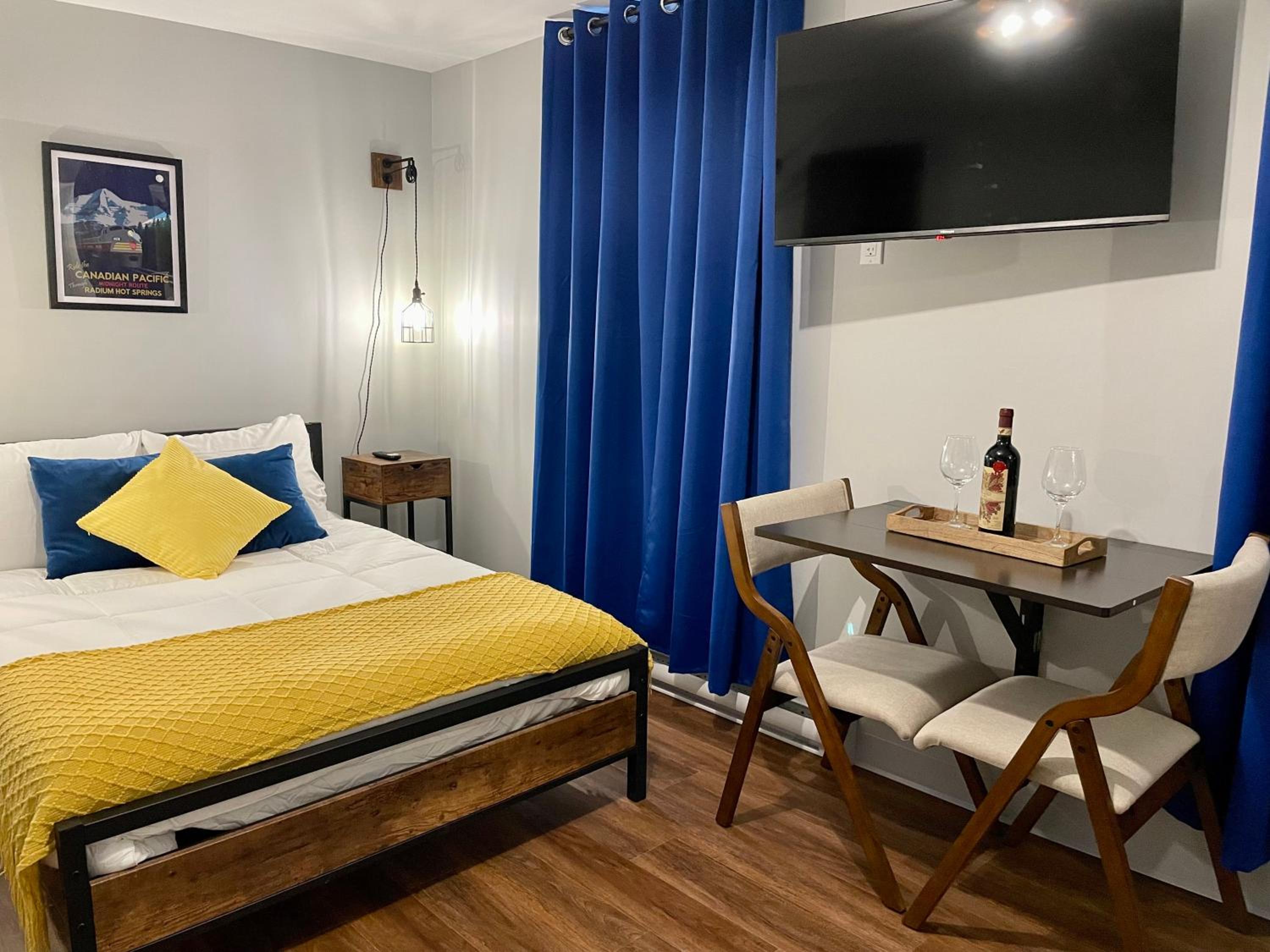 Standard Double Room - Photo 8