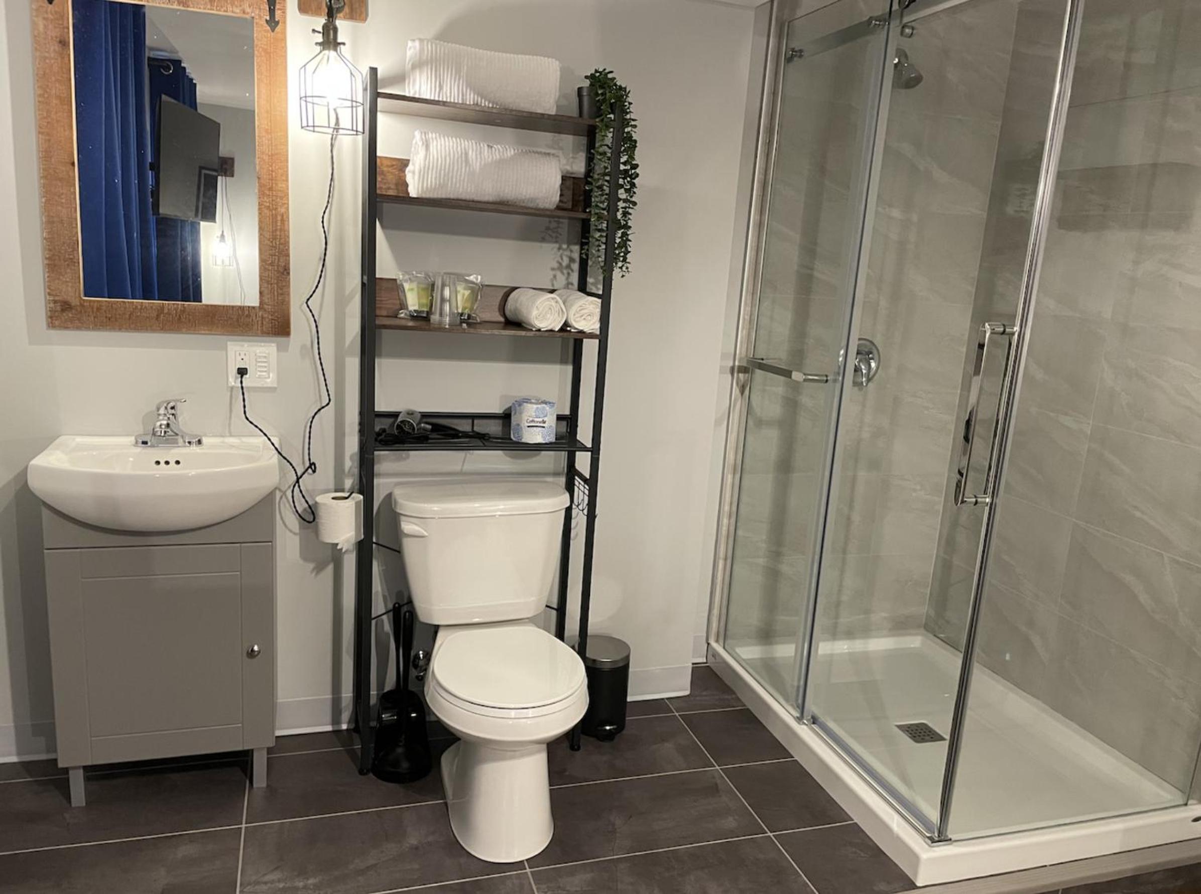 Standard Double Room - Photo 10