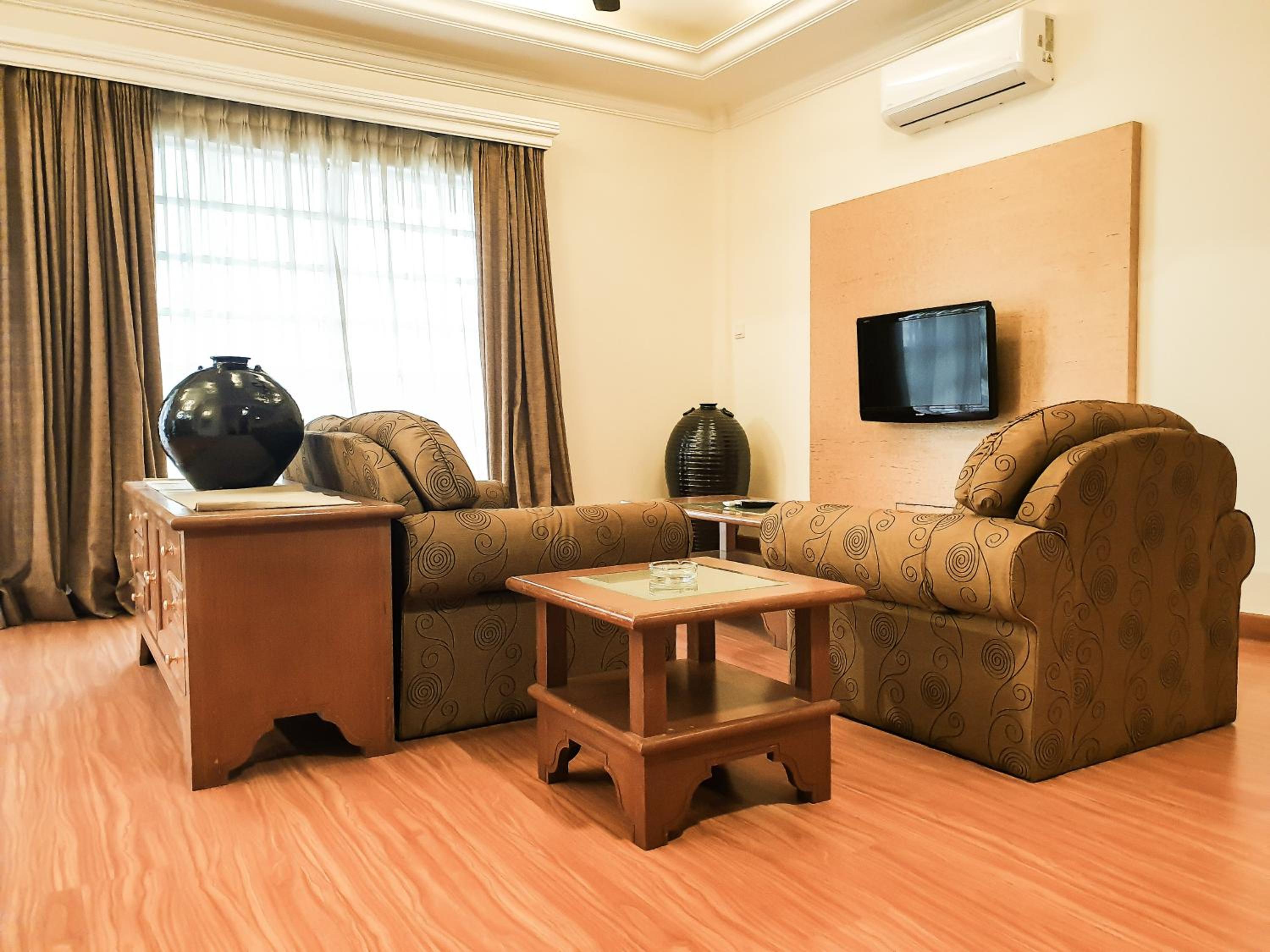 Junior Suite with Balcony