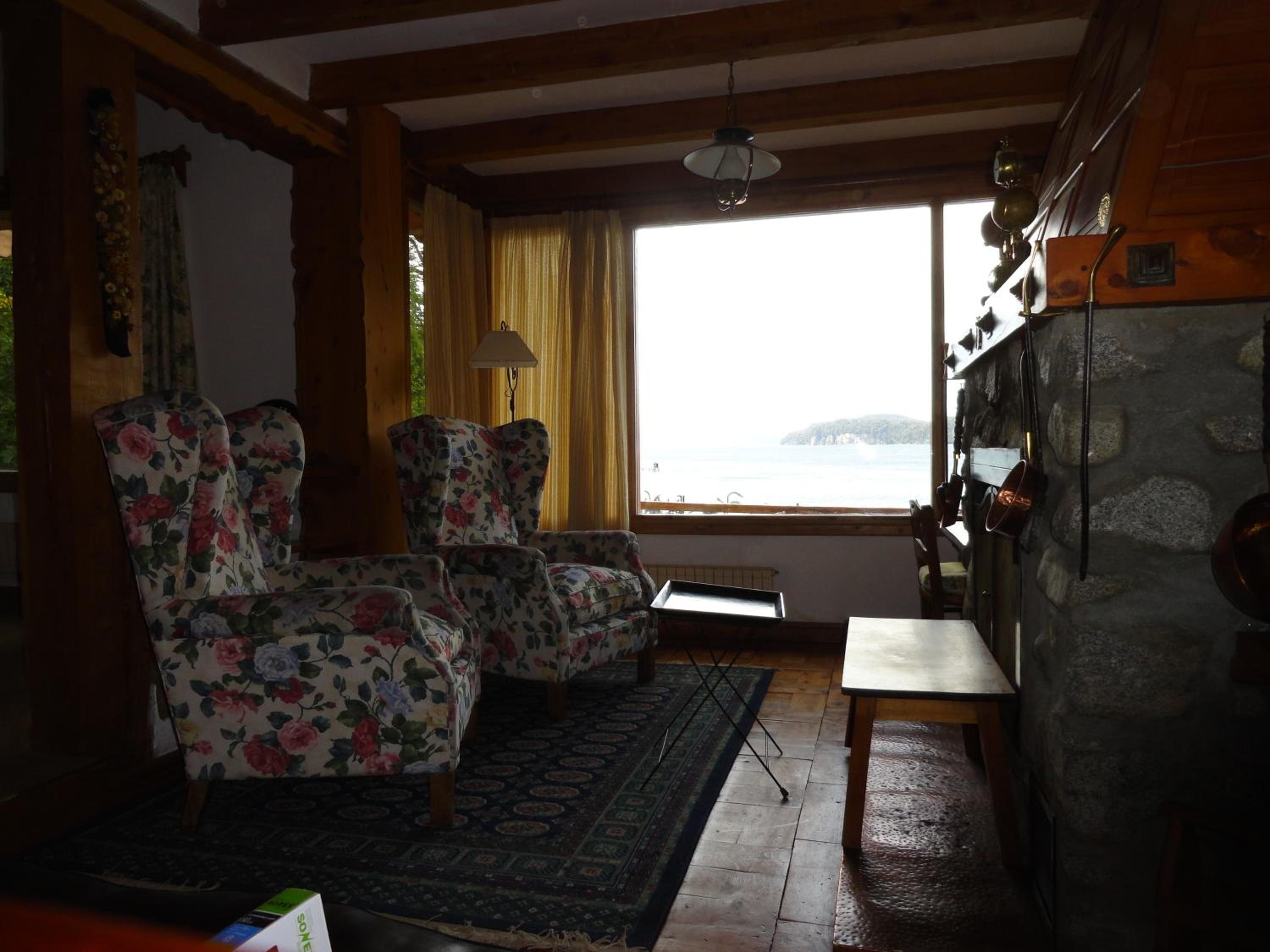 Bungalow - Water Front