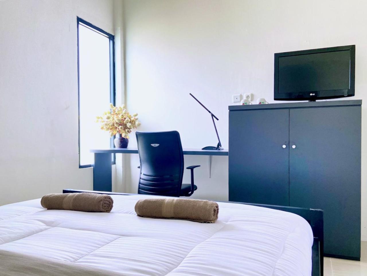 Double Room with Private Bathroom - Photo 1