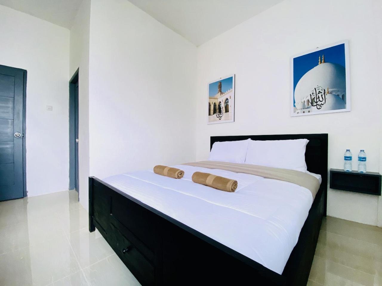 Double Room with Private Bathroom - Photo 12