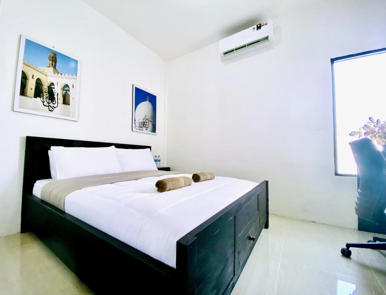 Double Room with Private Bathroom - Photo 9