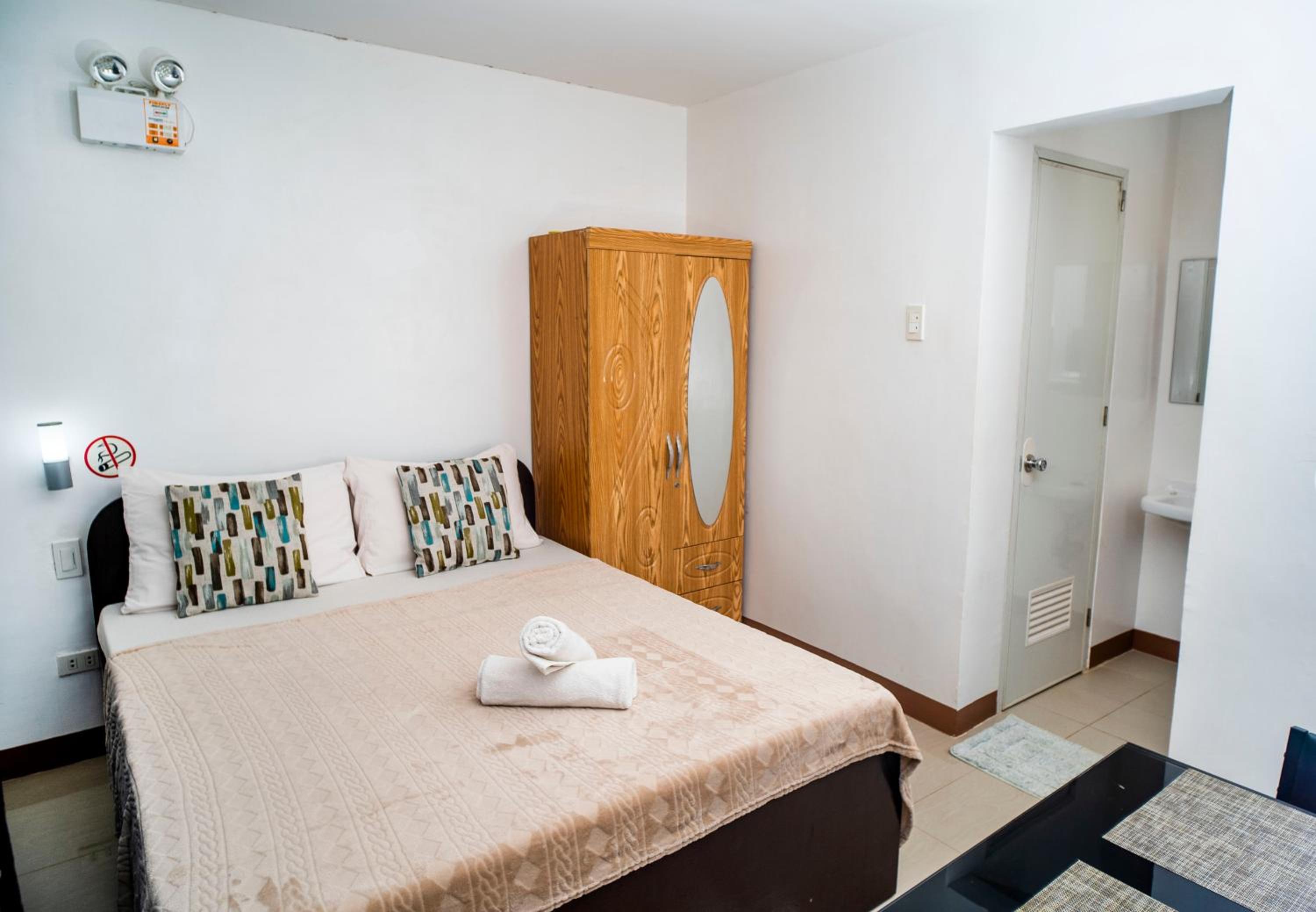 Studio Apartment - Photo 5