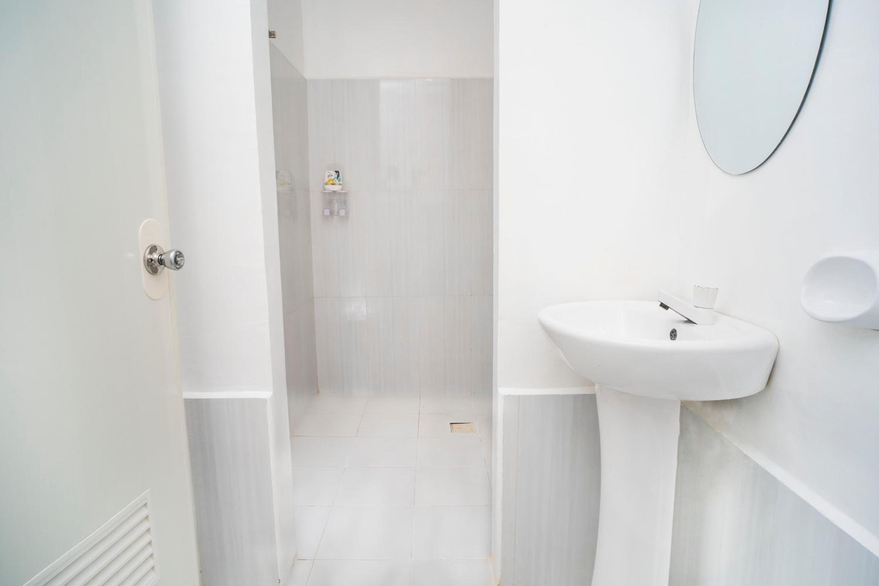 Suite with Balcony - Photo 2