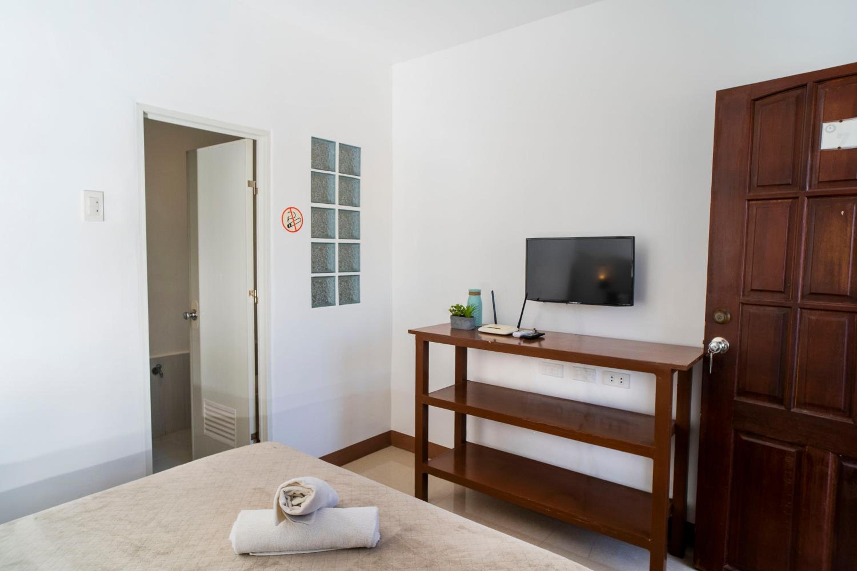 Suite with Balcony - Photo 8