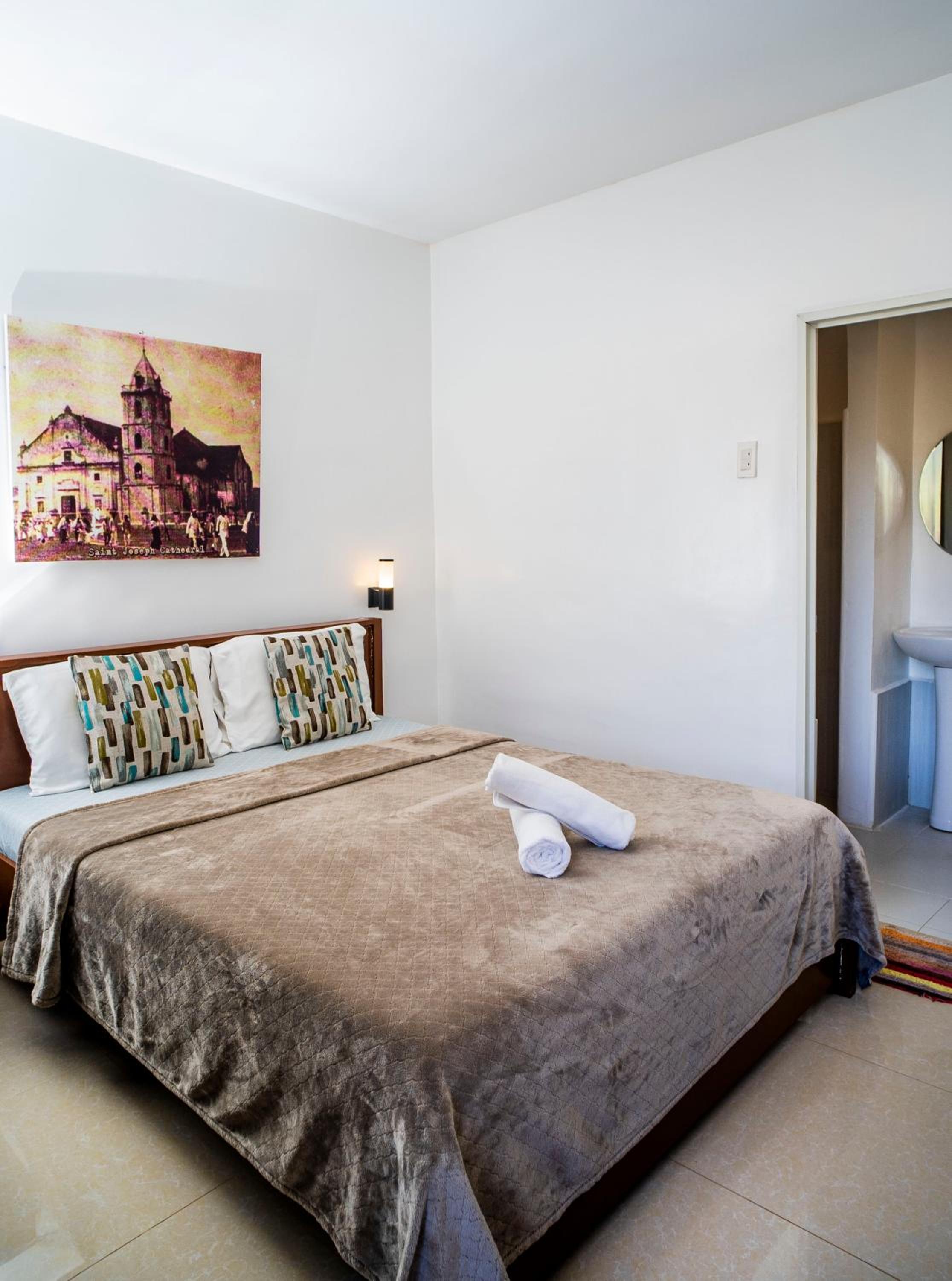 Suite with Balcony - Photo 7
