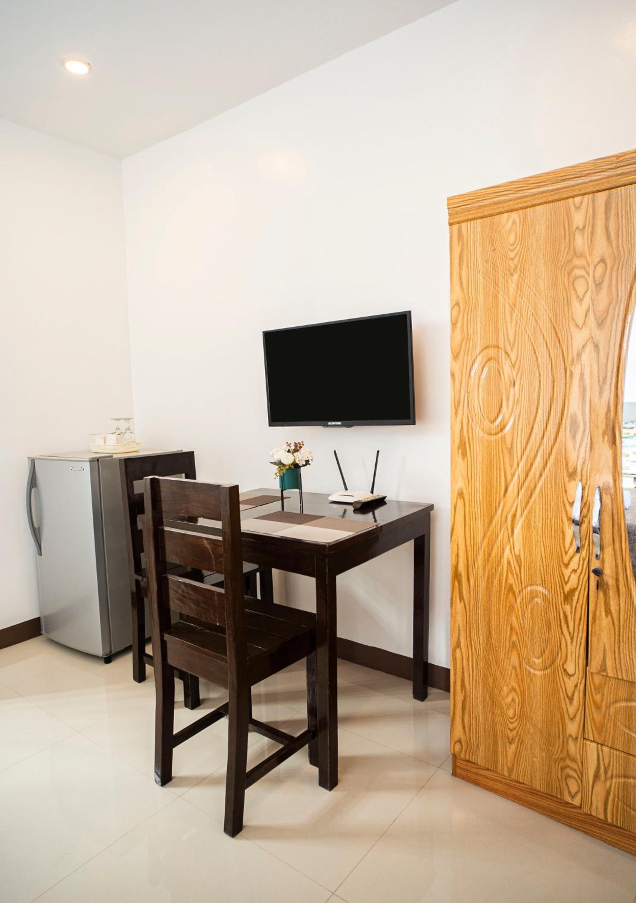 Deluxe Room - Photo 5