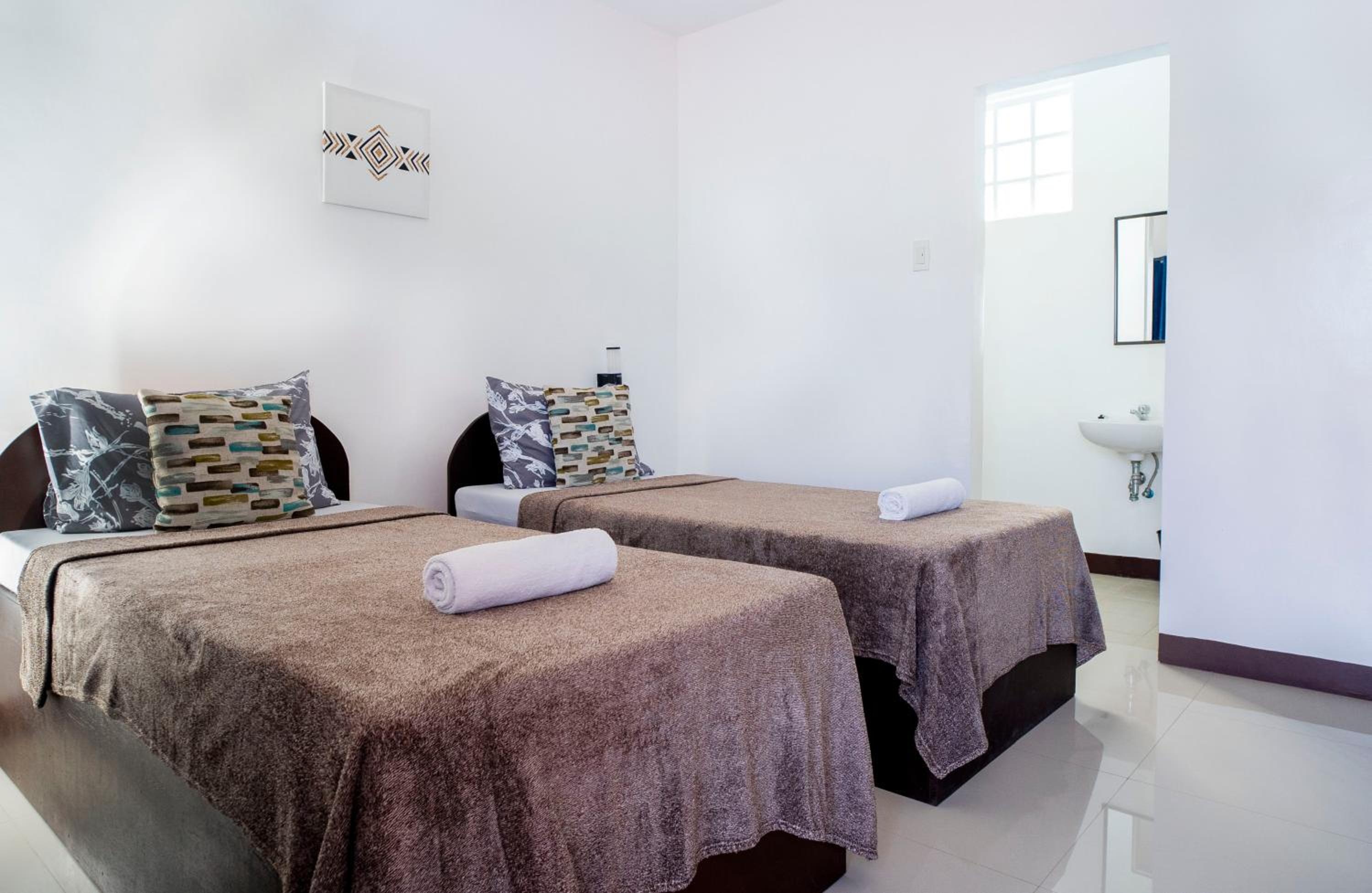 Deluxe Room - Photo 6