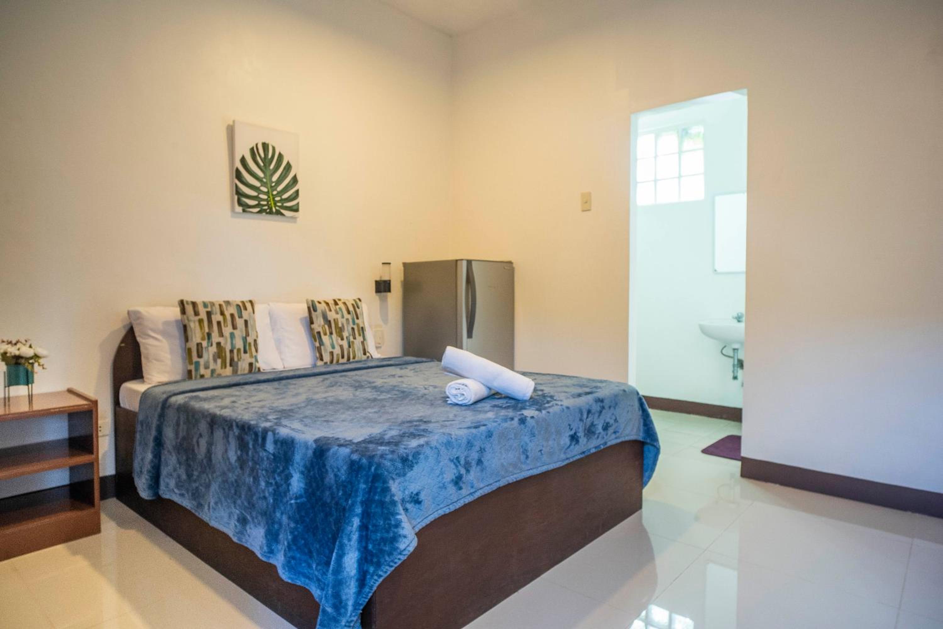 Deluxe Room - Photo 10