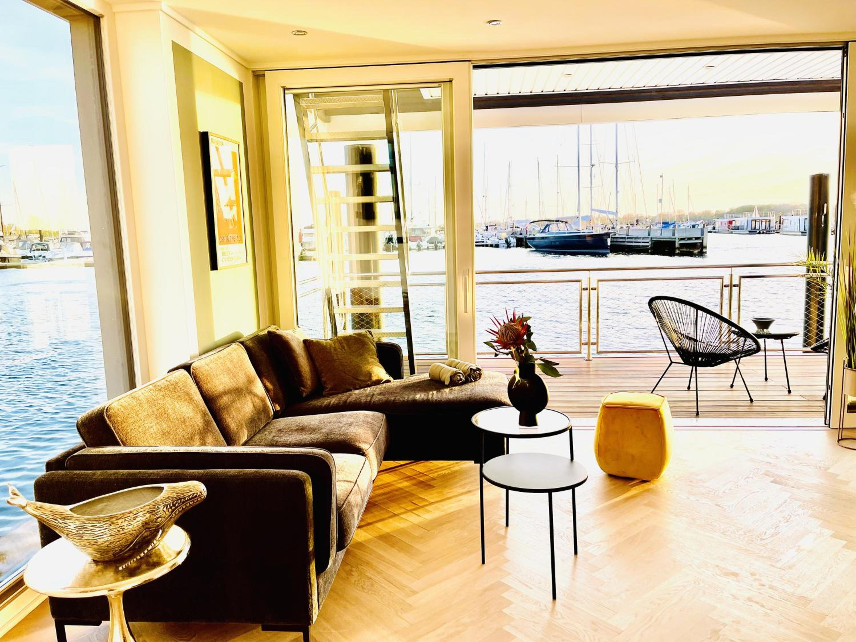 One-Bedroom House - Photo 11