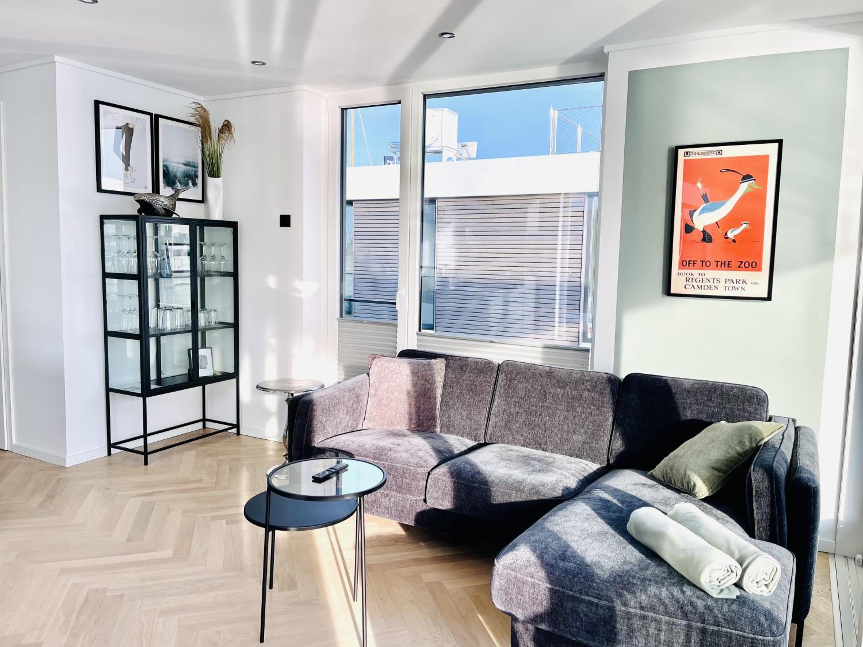 One-Bedroom House - Photo 37