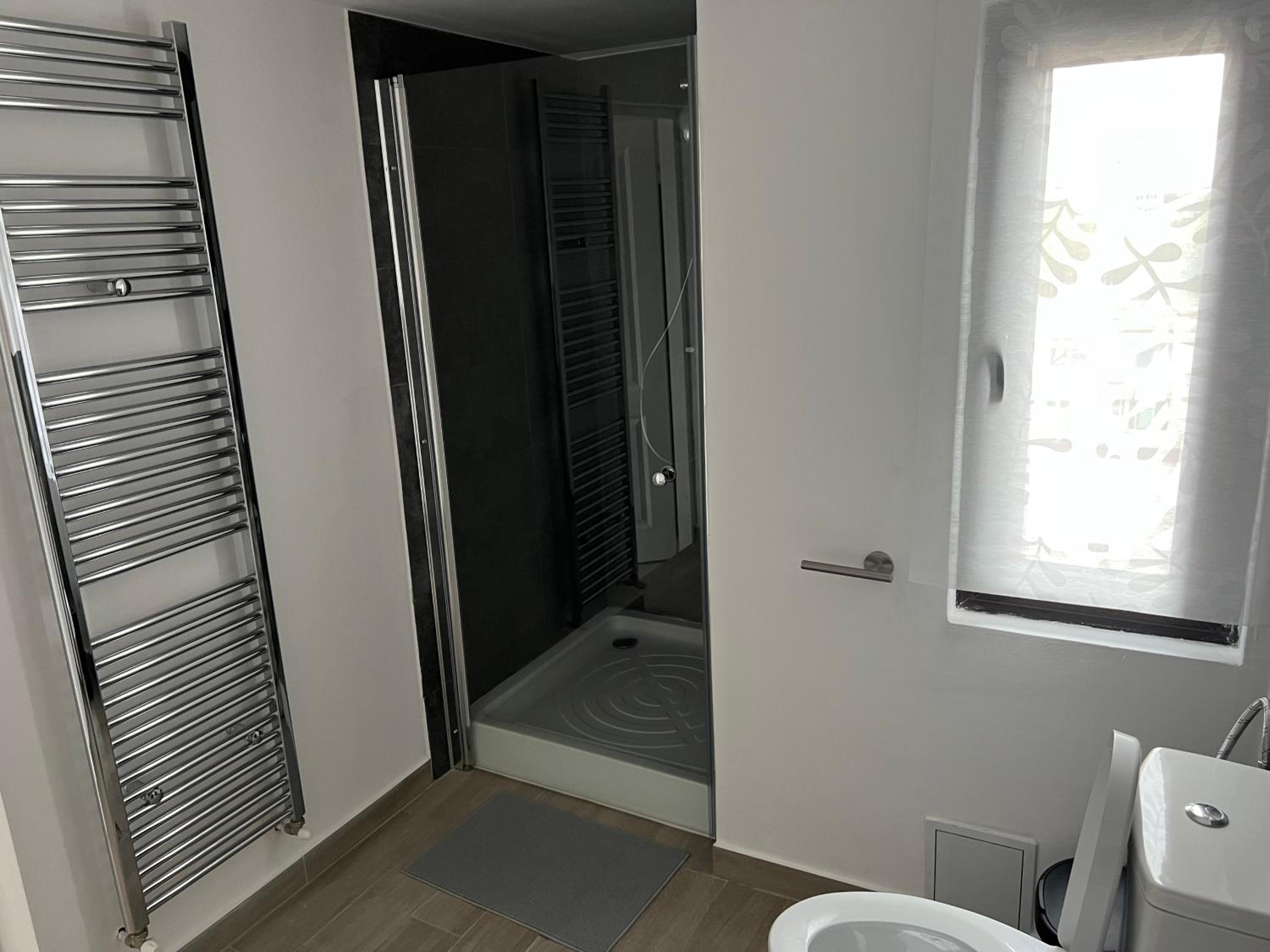 Standard Double Room - Photo 3