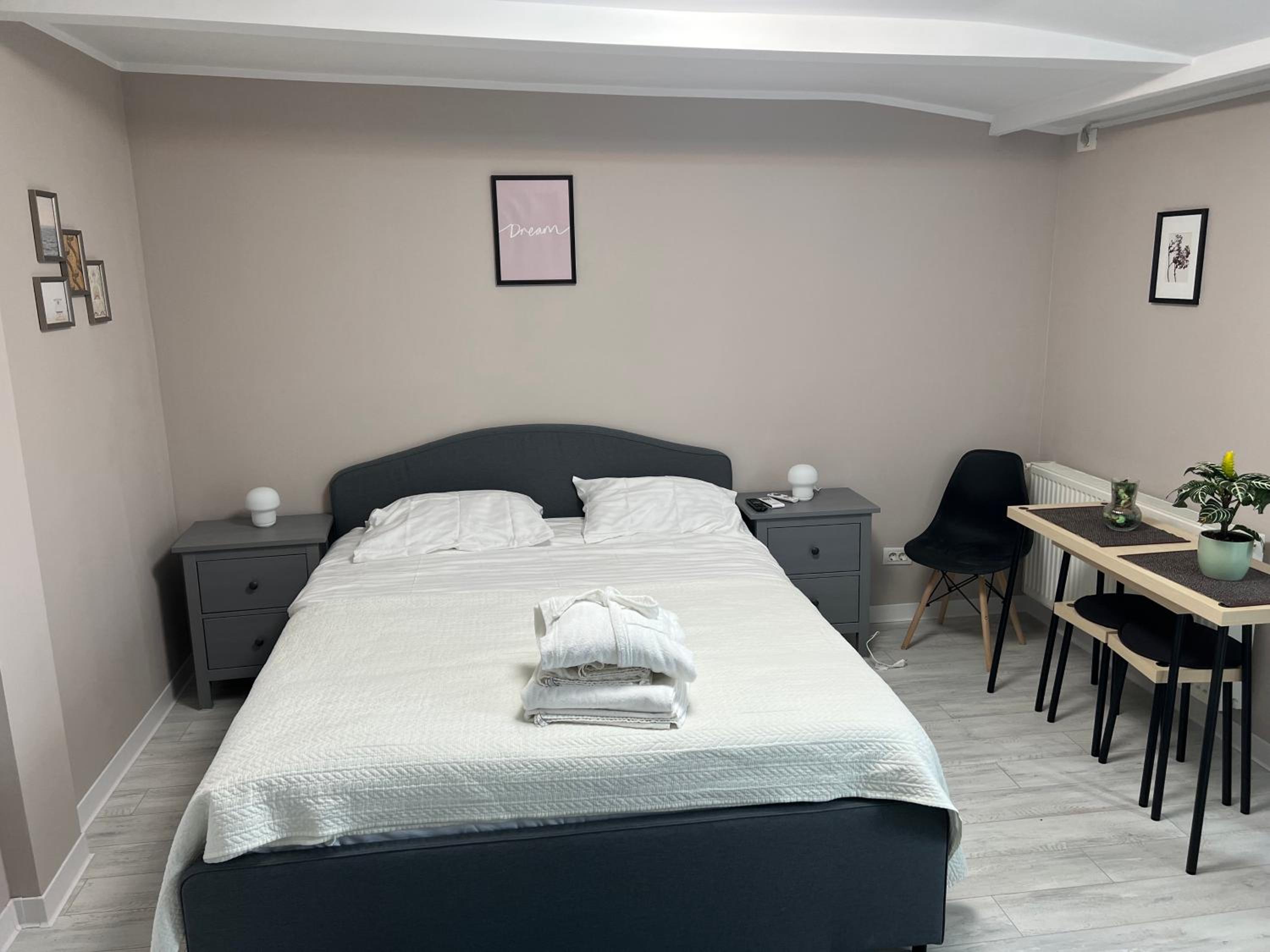 Standard Double Room - Photo 4