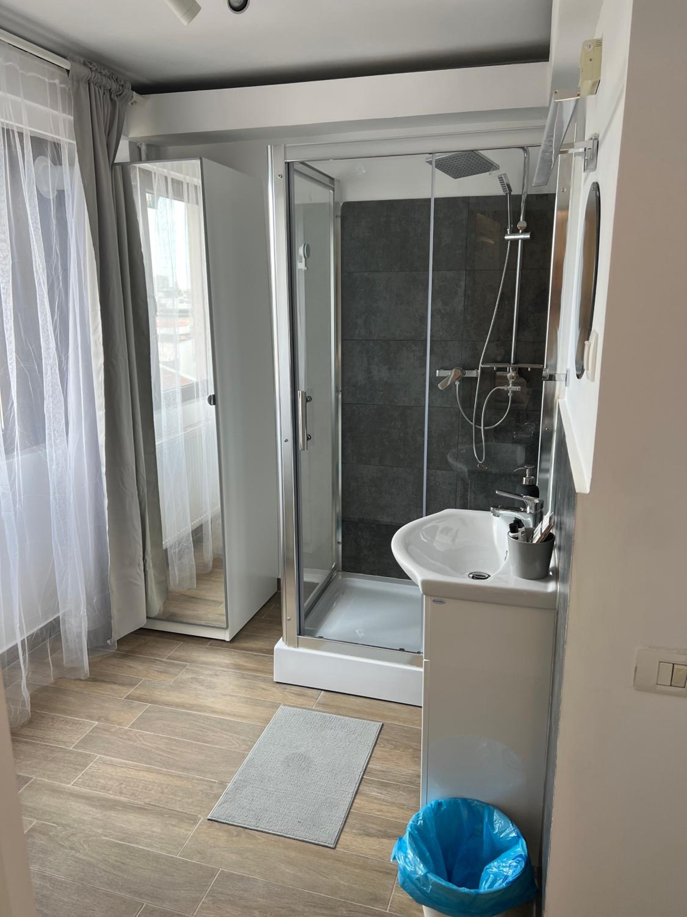 Standard Double Room - Photo 6