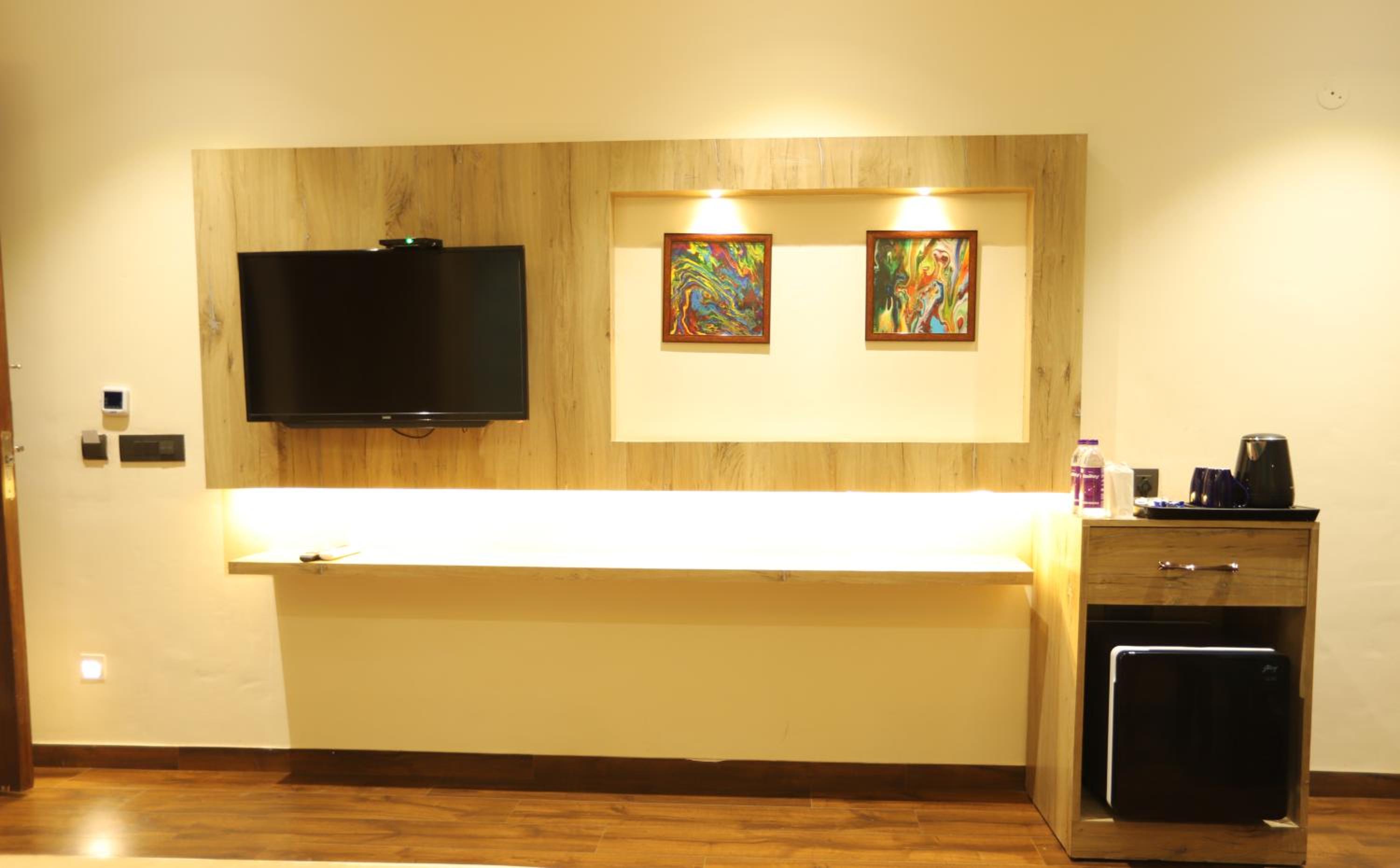 Suite with City View - Photo 4