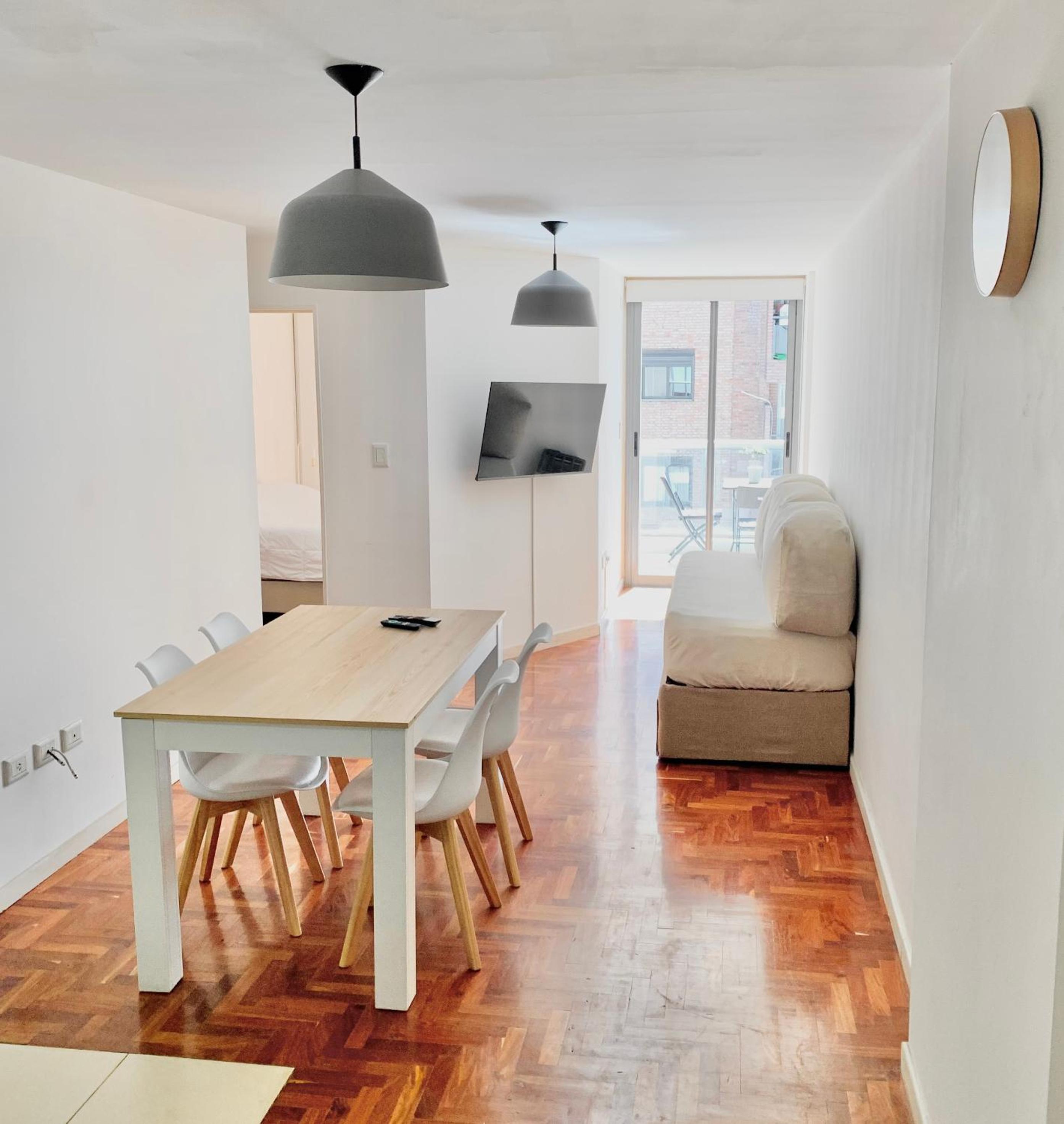 One-Bedroom Apartment photo 1
