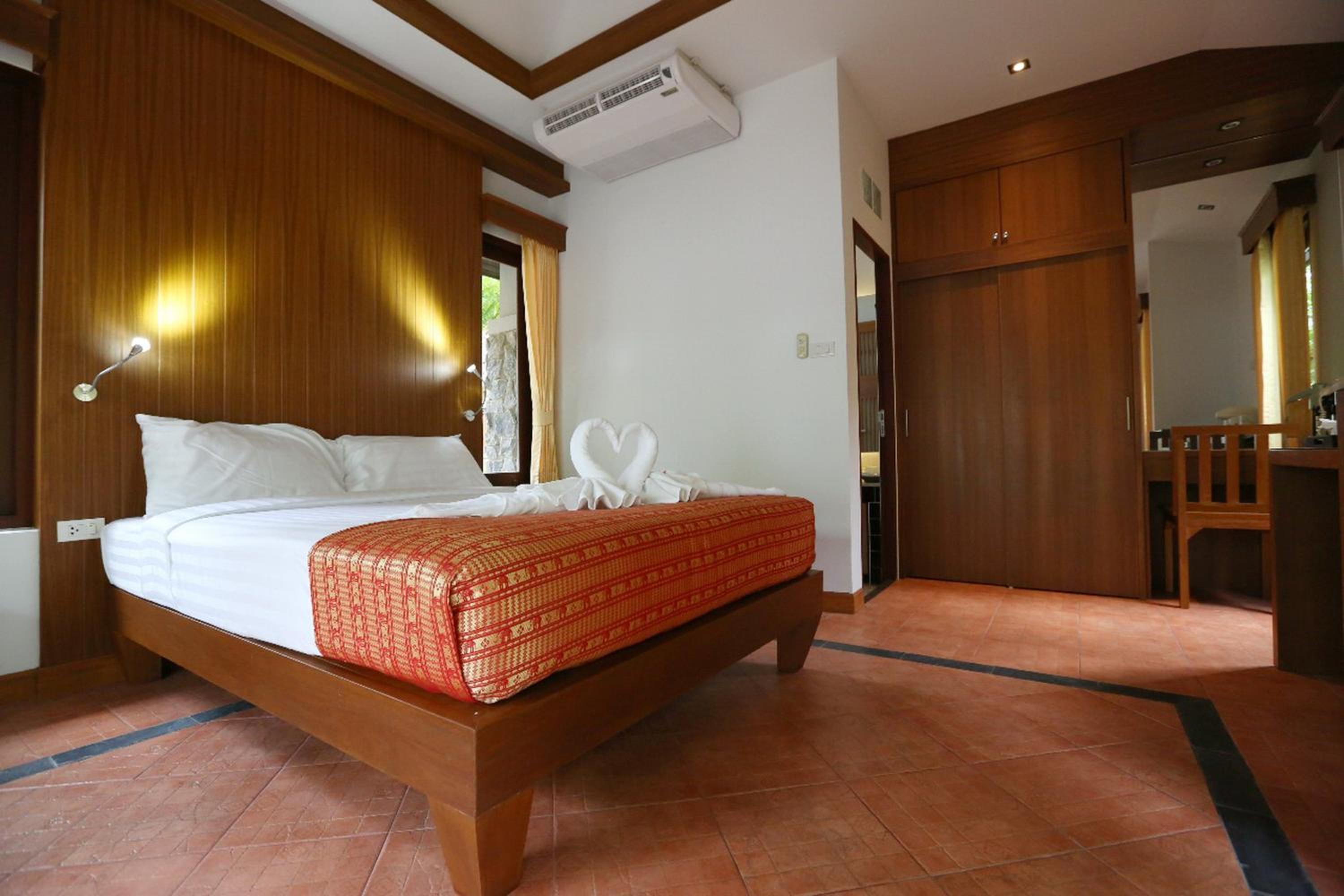 Honey Deluxe Double Room - Photo 12