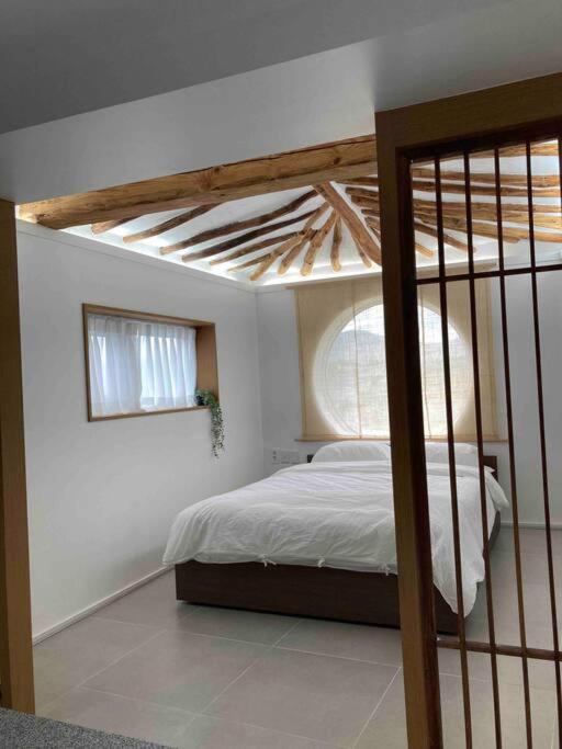One-Bedroom Villa - Photo 2