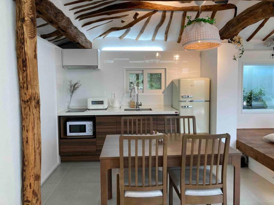 One-Bedroom Villa - Photo 10