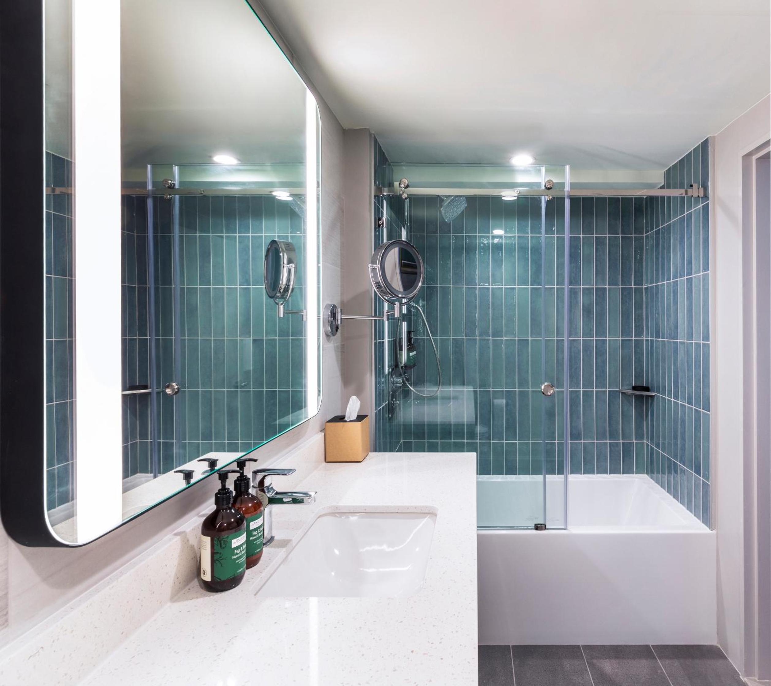 Standard Ocean View - Two Double Beds - Photo 3