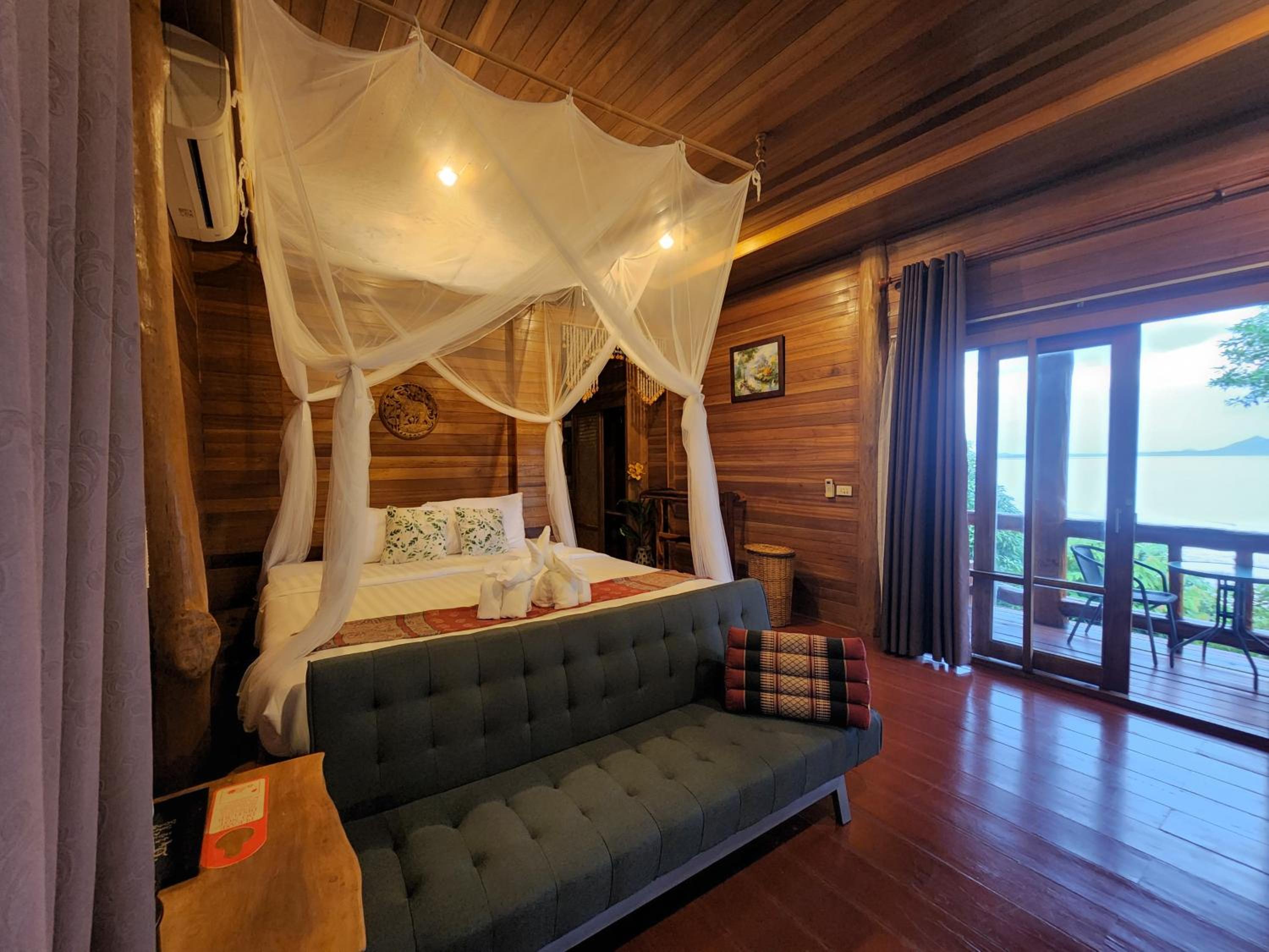 Bungalow with Sea View - Photo 7