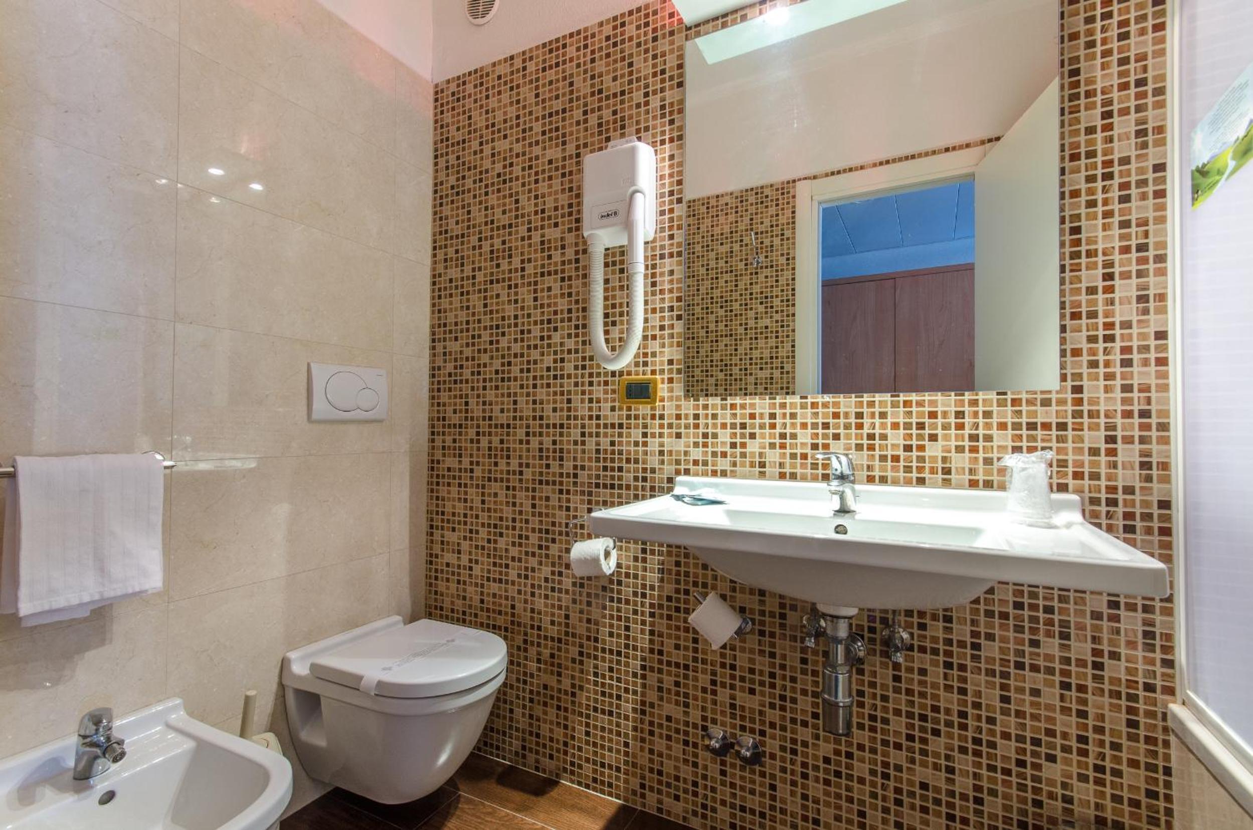 Double or Twin Room photo 3