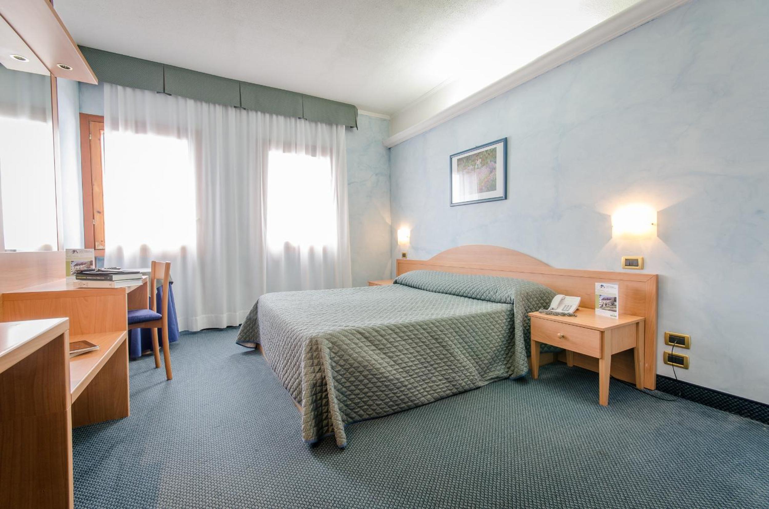 Double or Twin Room photo 1