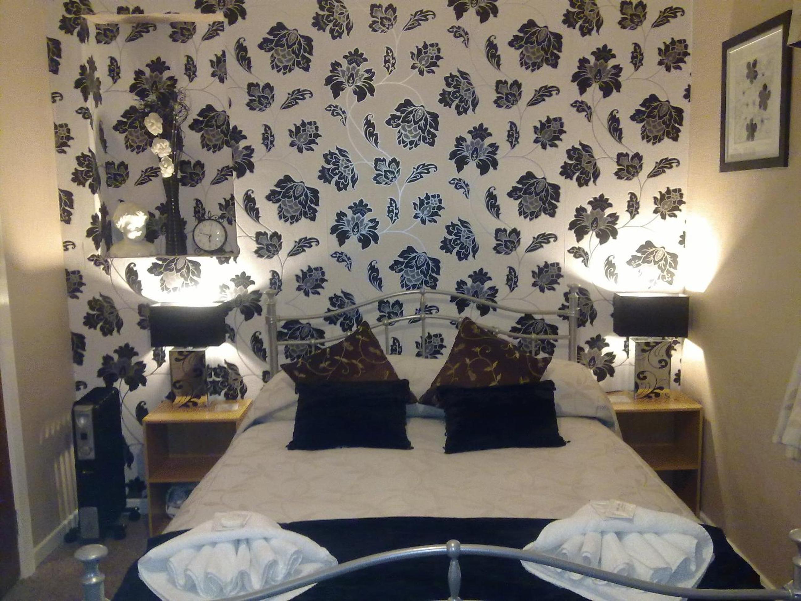 Family Room (2 Adults + 1 Child)