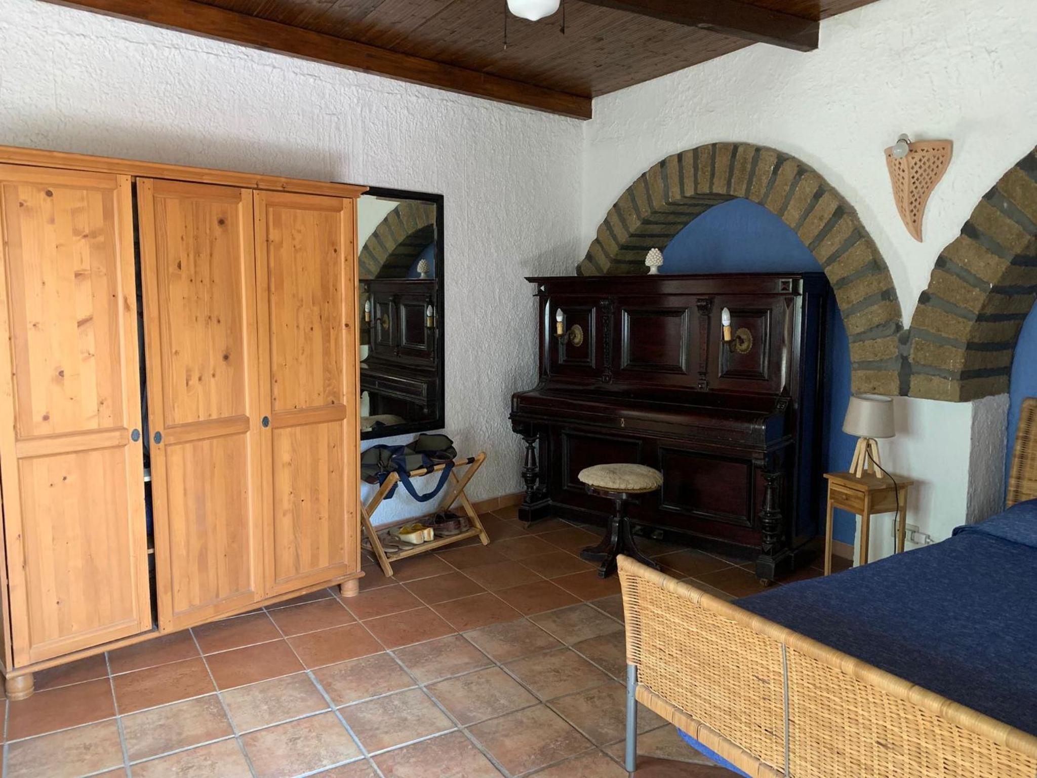 Double Room with Private Bathroom - Photo 5