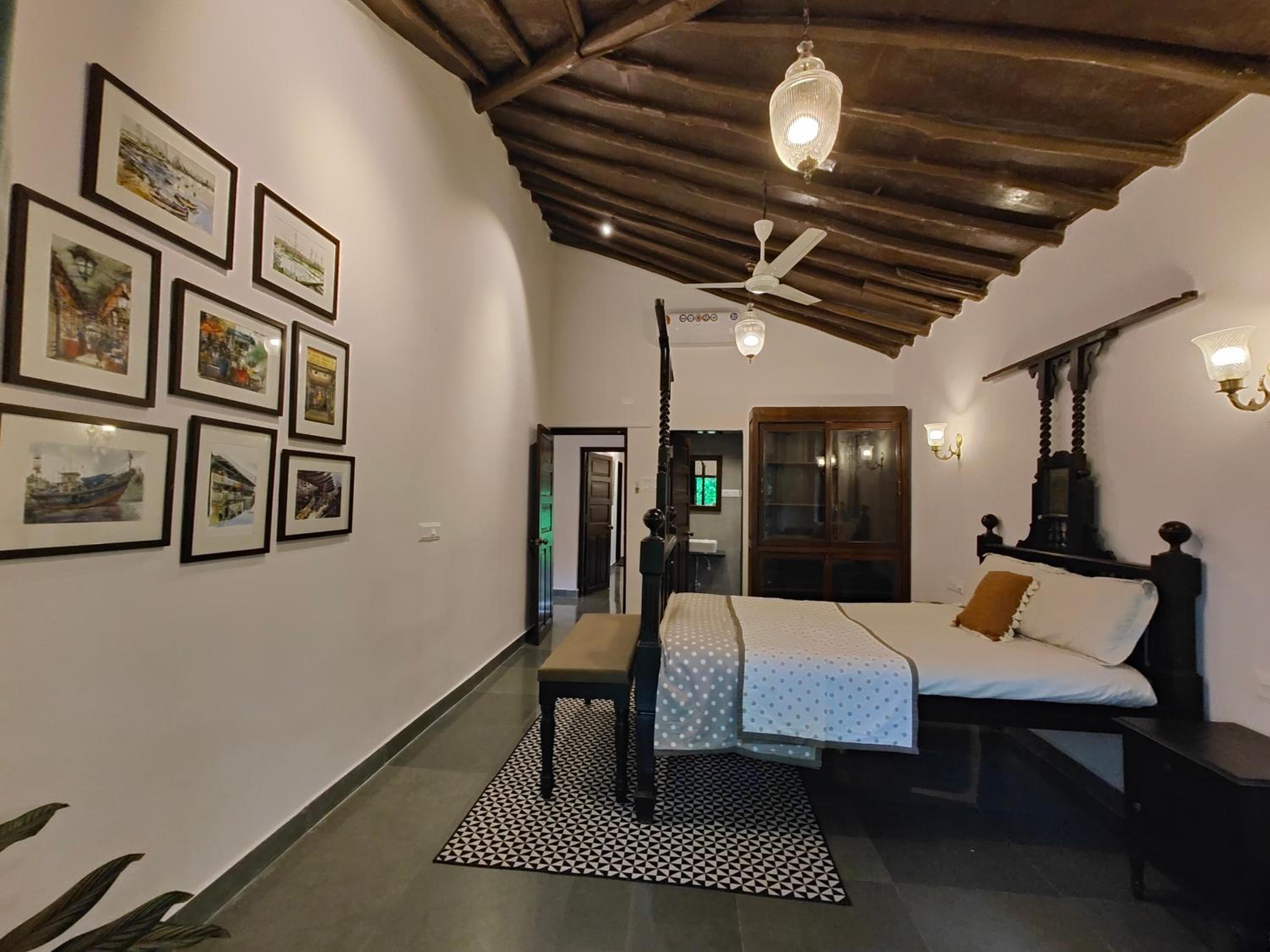 Three-Bedroom Villa - Photo 11