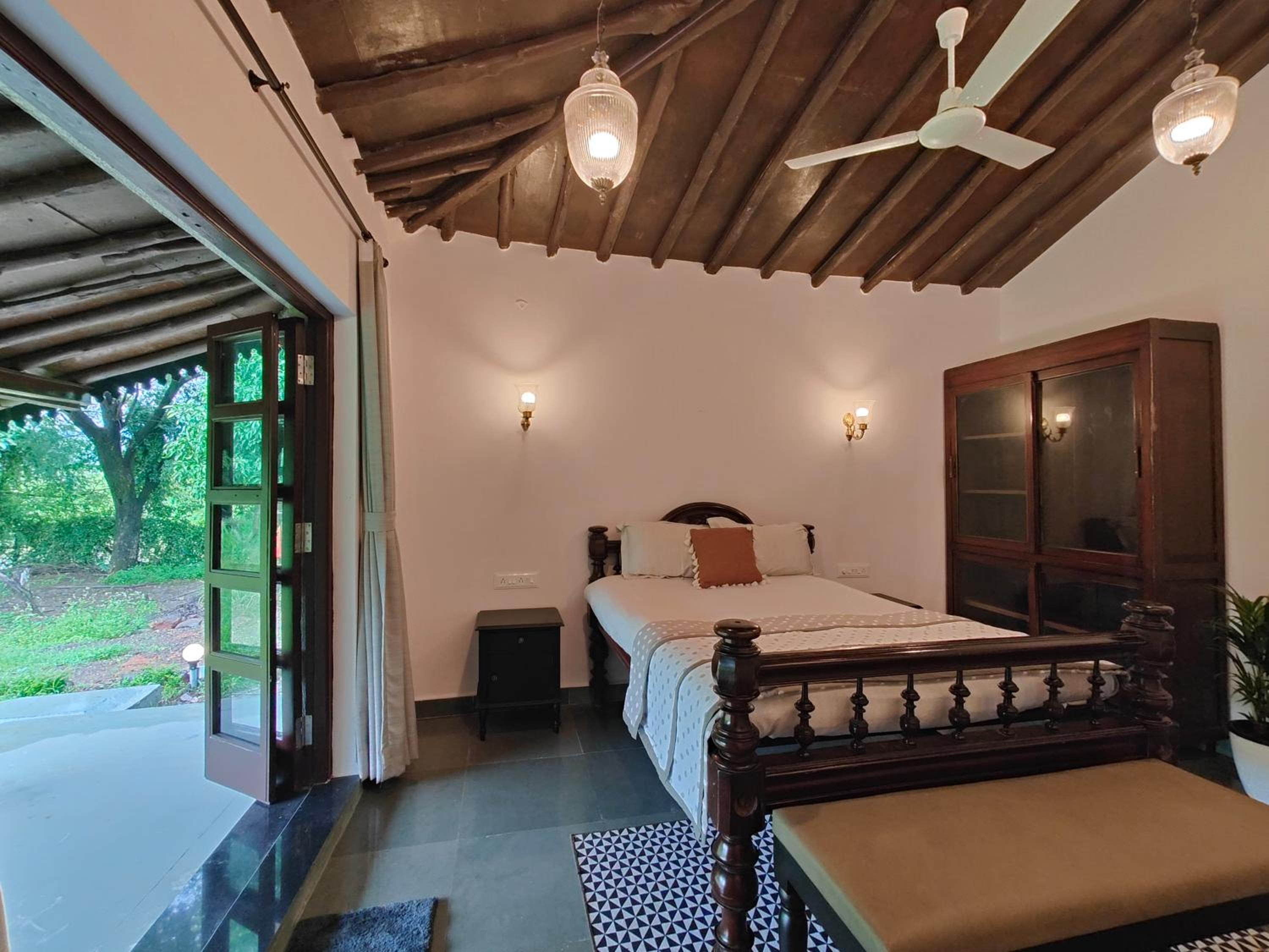 Three-Bedroom Villa - Photo 2
