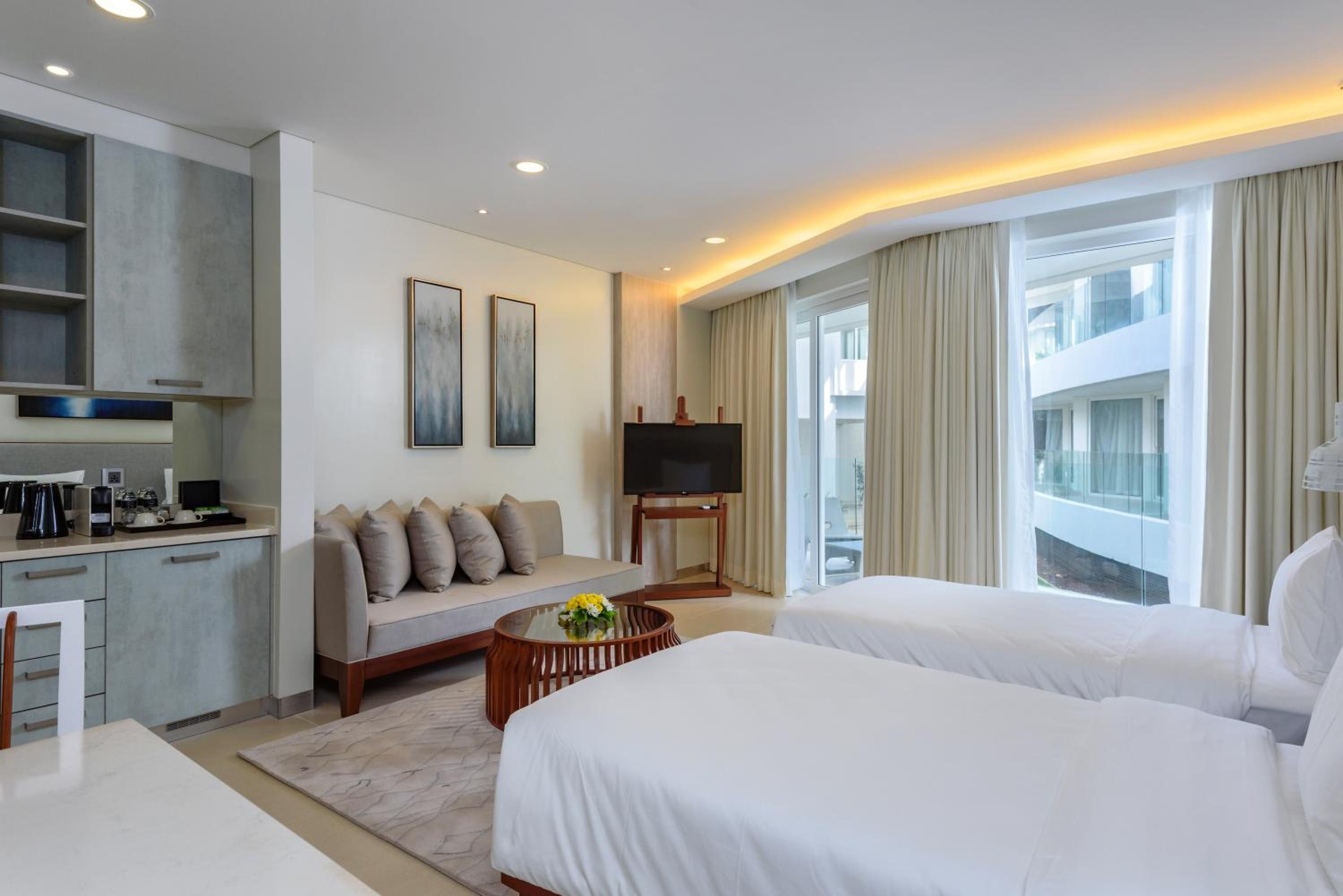 Deluxe Room - Photo 5