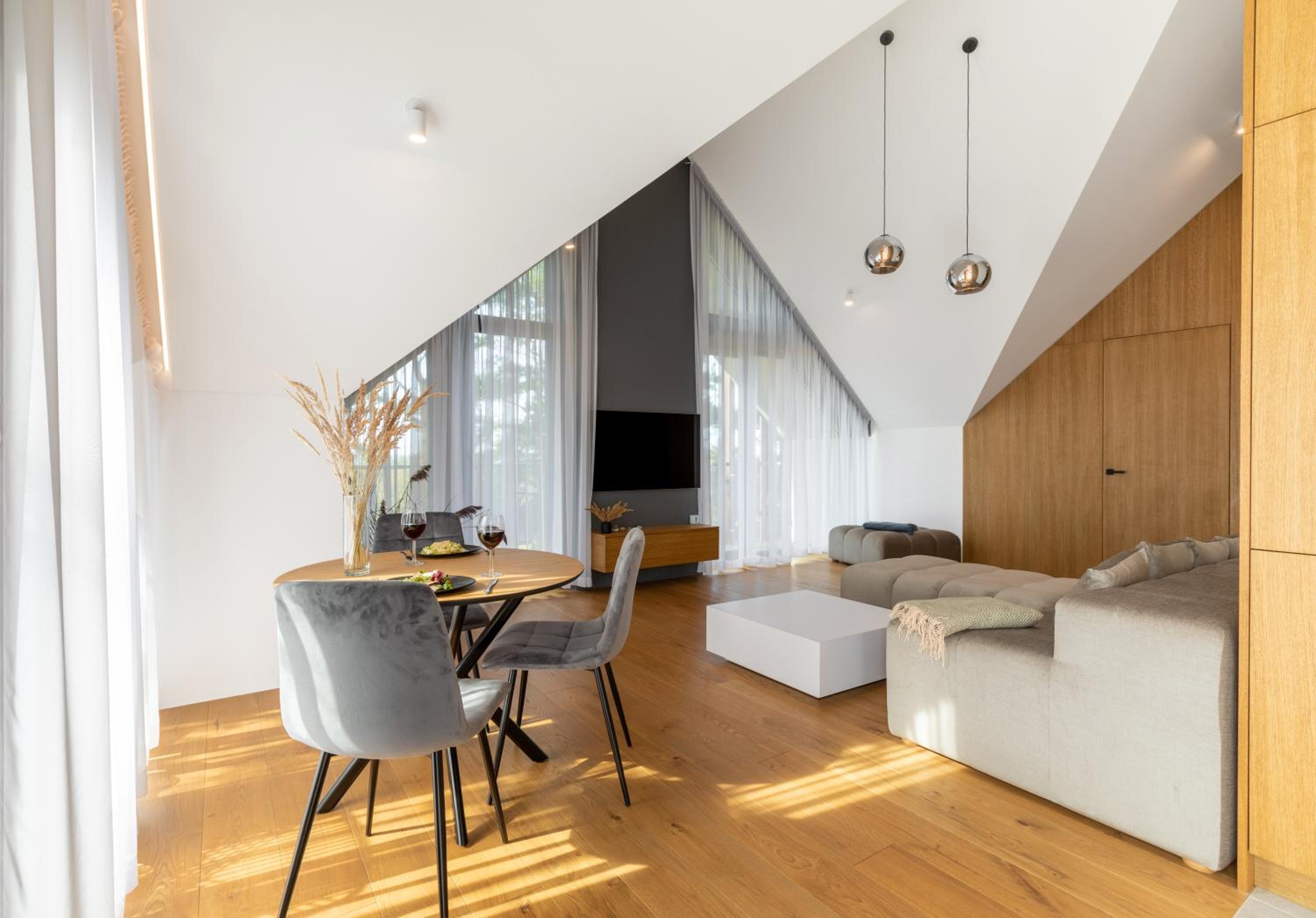 Apartment with Sea View - Photo 4