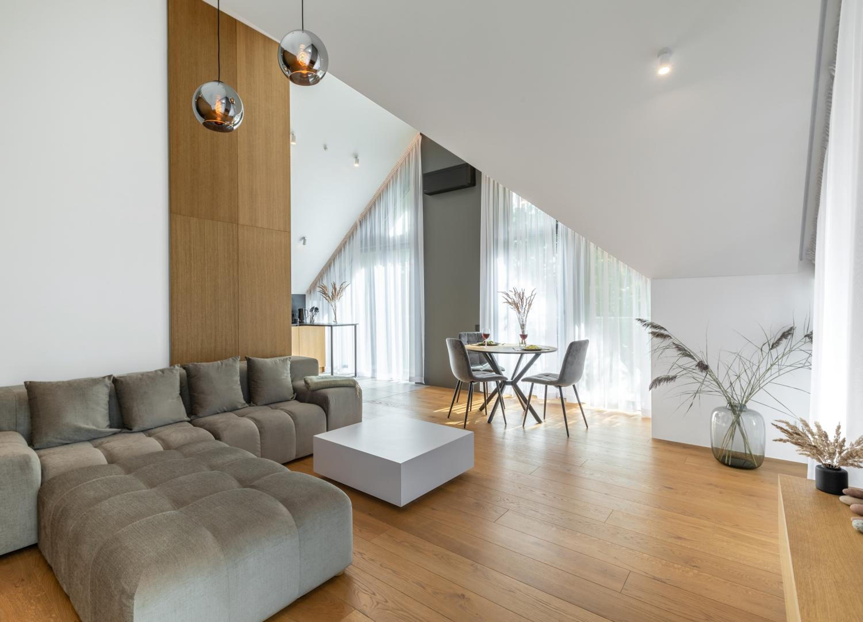 Apartment with Sea View - Photo 5