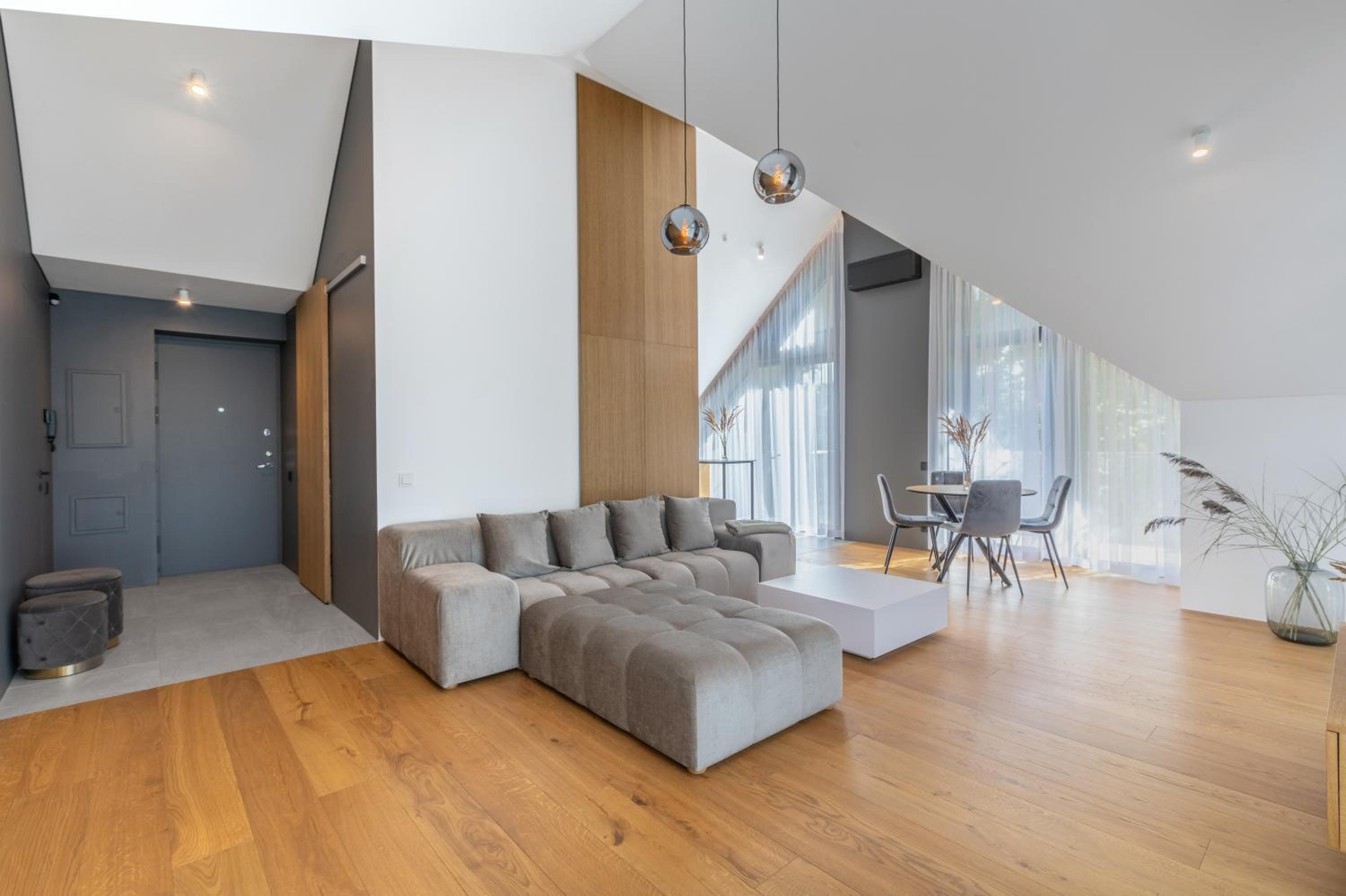 Apartment with Sea View - Photo 7