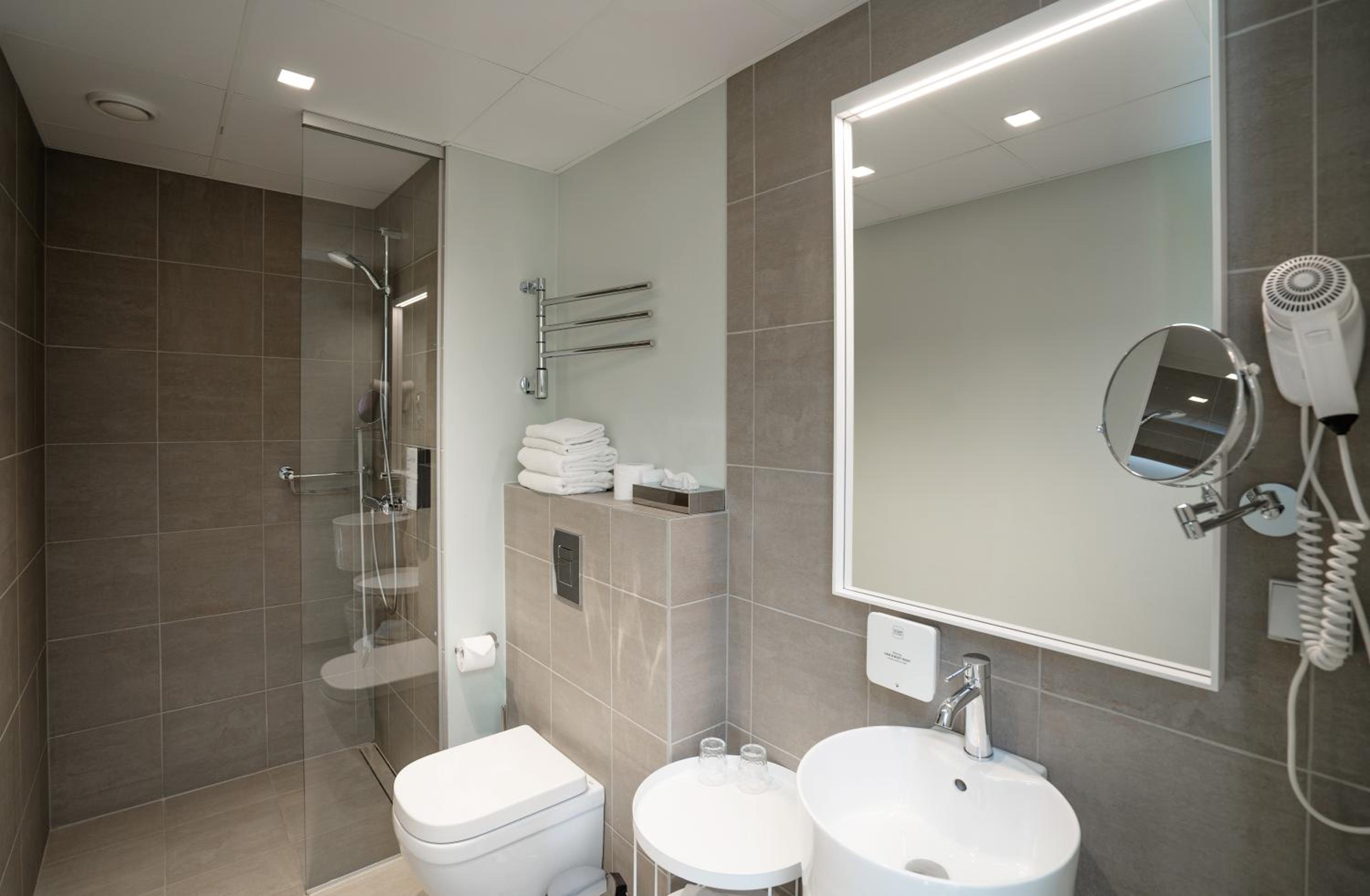 One-Bedroom Apartment  - Photo 35