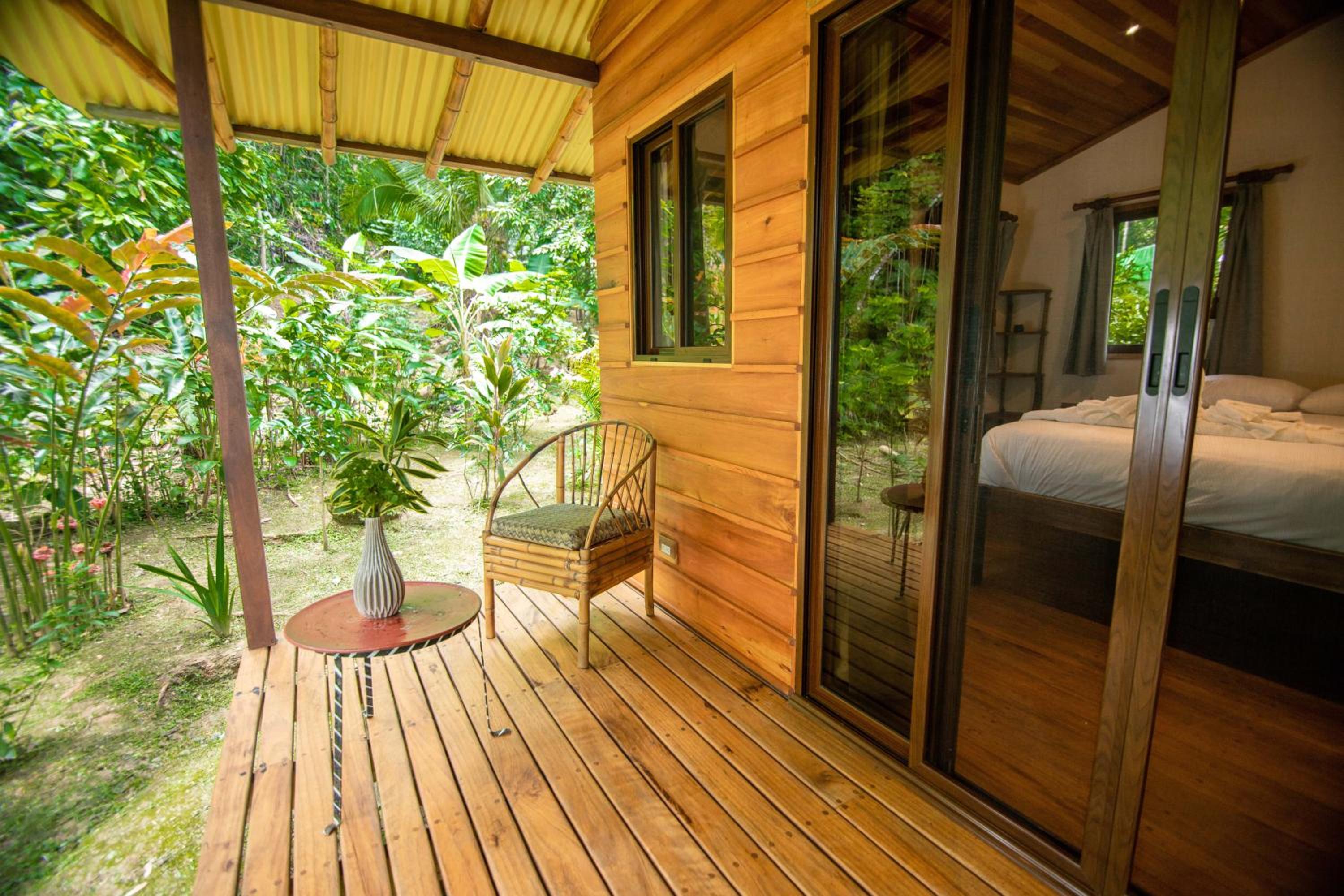 Bungalow with Garden View - Photo 4