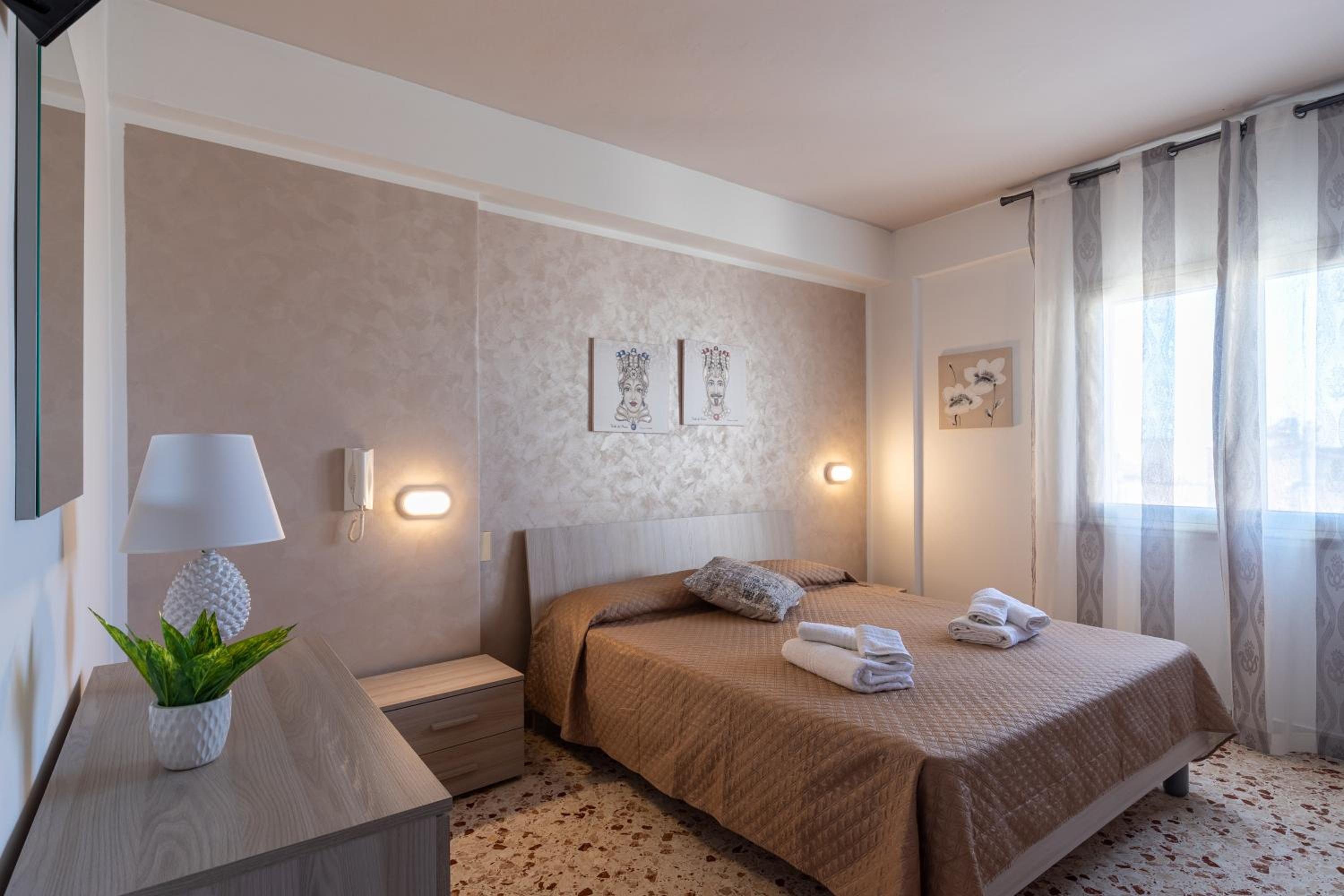 Two-Bedroom Deluxe Apartment with Ocean View